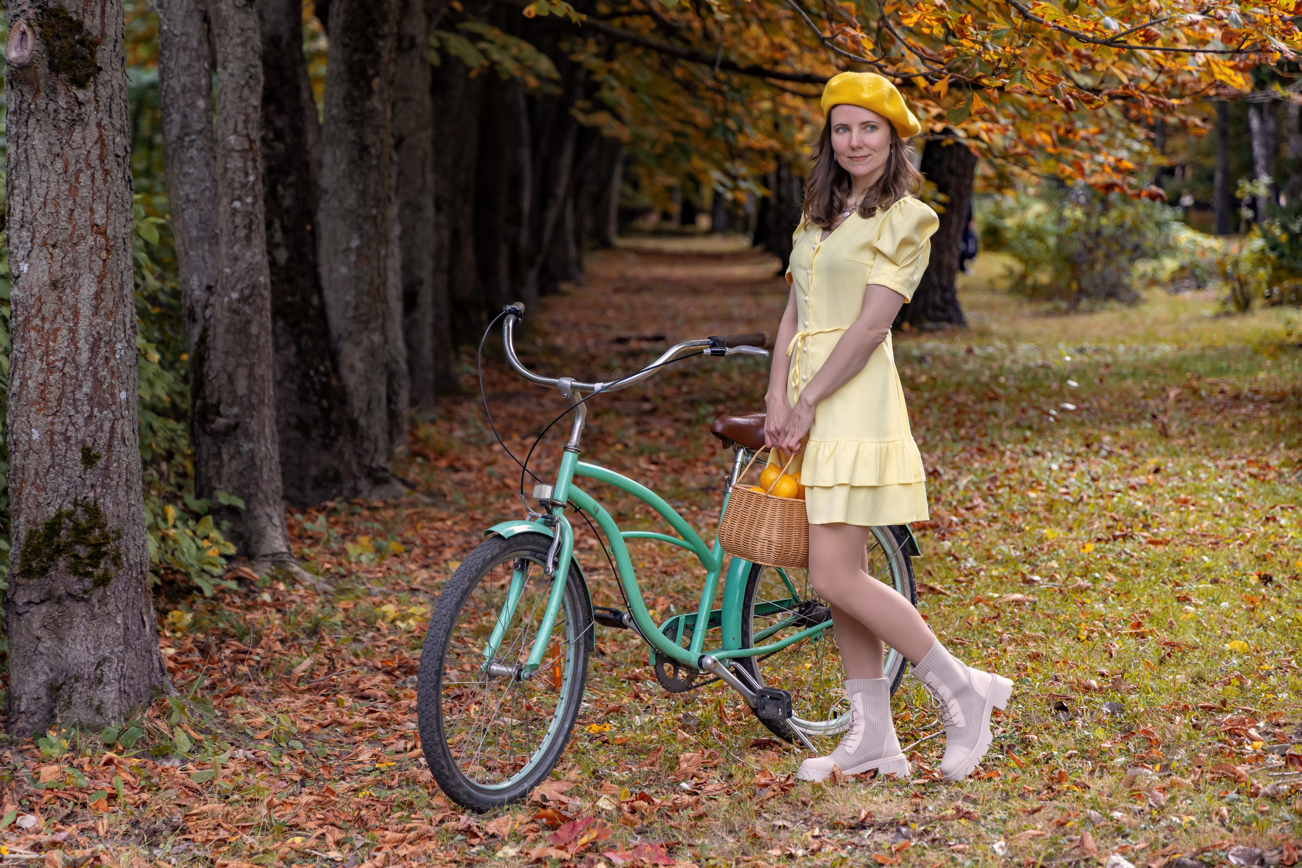 Жёлтая осень и ретро-велосипед. Репортажный, семейный и студийный фотограф в Москве Демин Алексей