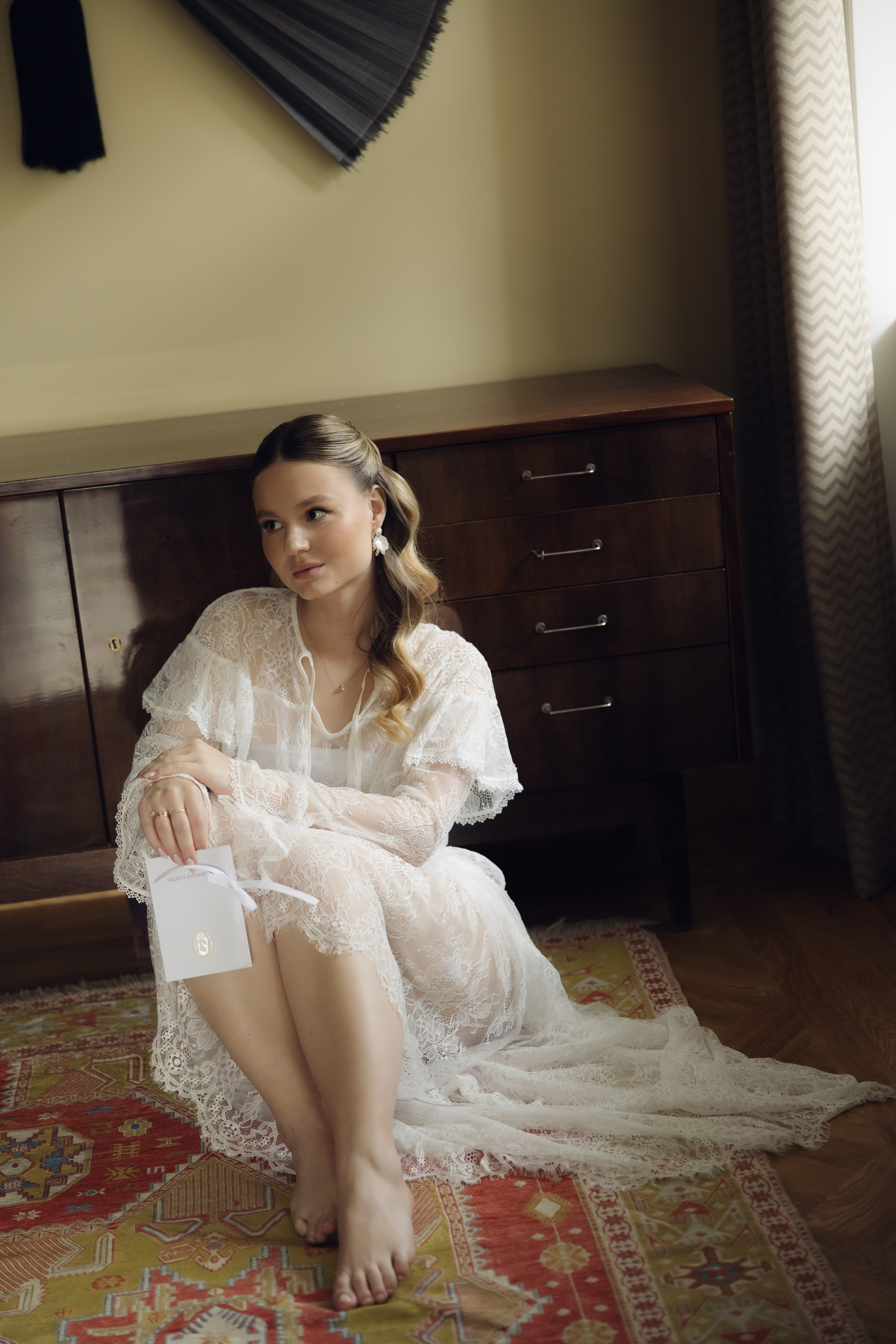 Таня и Тимур, утренние сборы в квартире и свадебный ужин. Фотограф любви в городе Казань