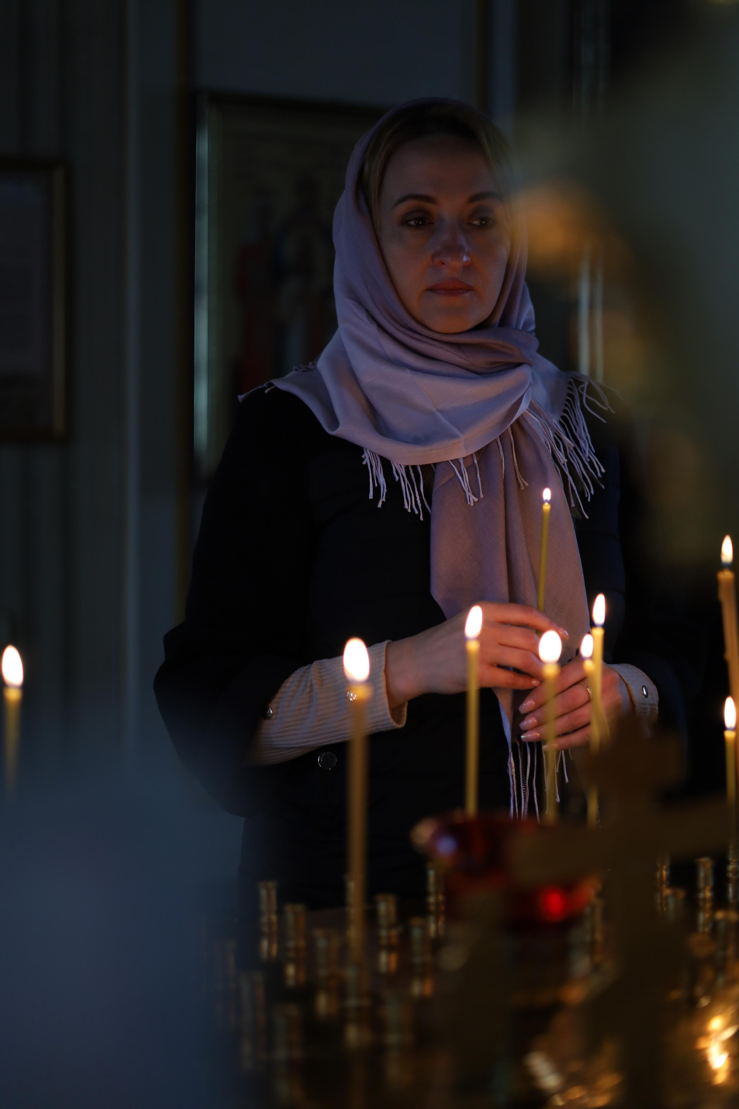 Фотосессия девушки в храме в Осиново Казани Радужный Салават купере