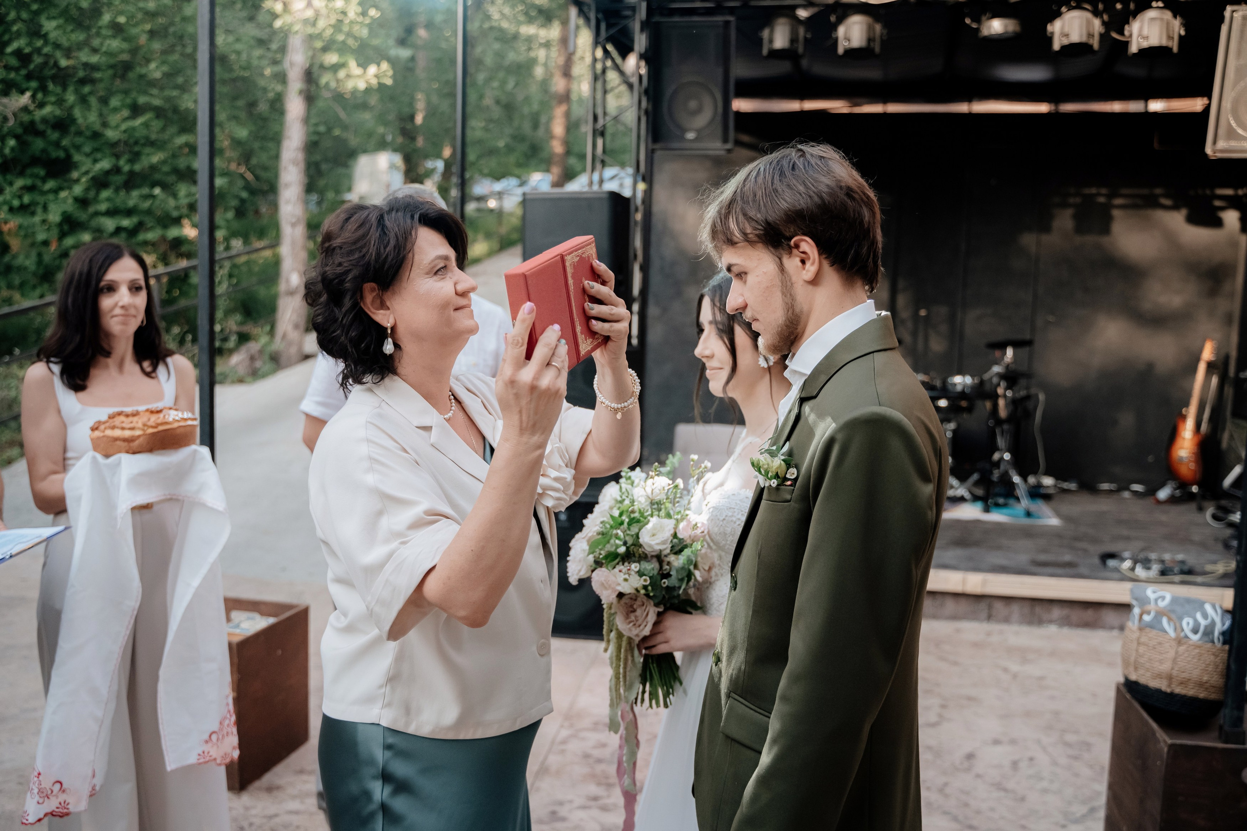 Свадьба в лесу. Свадебный и семейный фотограф в Сочи Никита Пищов