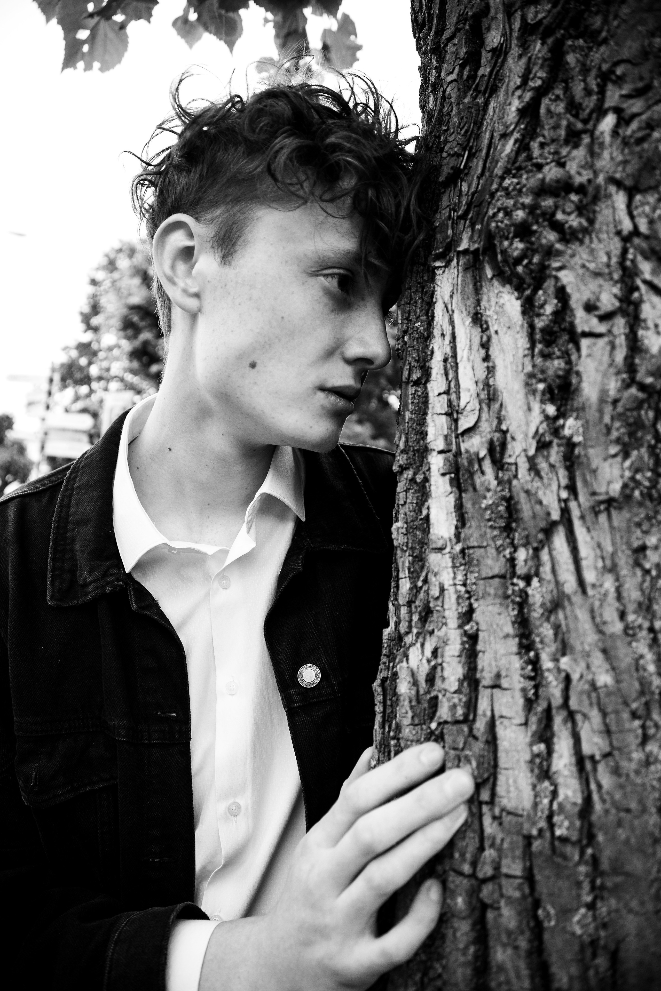 Тимур Модельные тесты — уличная прогулка ВДНХ. Портретный Студийный и уличный фотограф Москва. Индивидуальные, Семейные, Беременность, Будуар, Каталог, контент съемки для блога и бизнеса