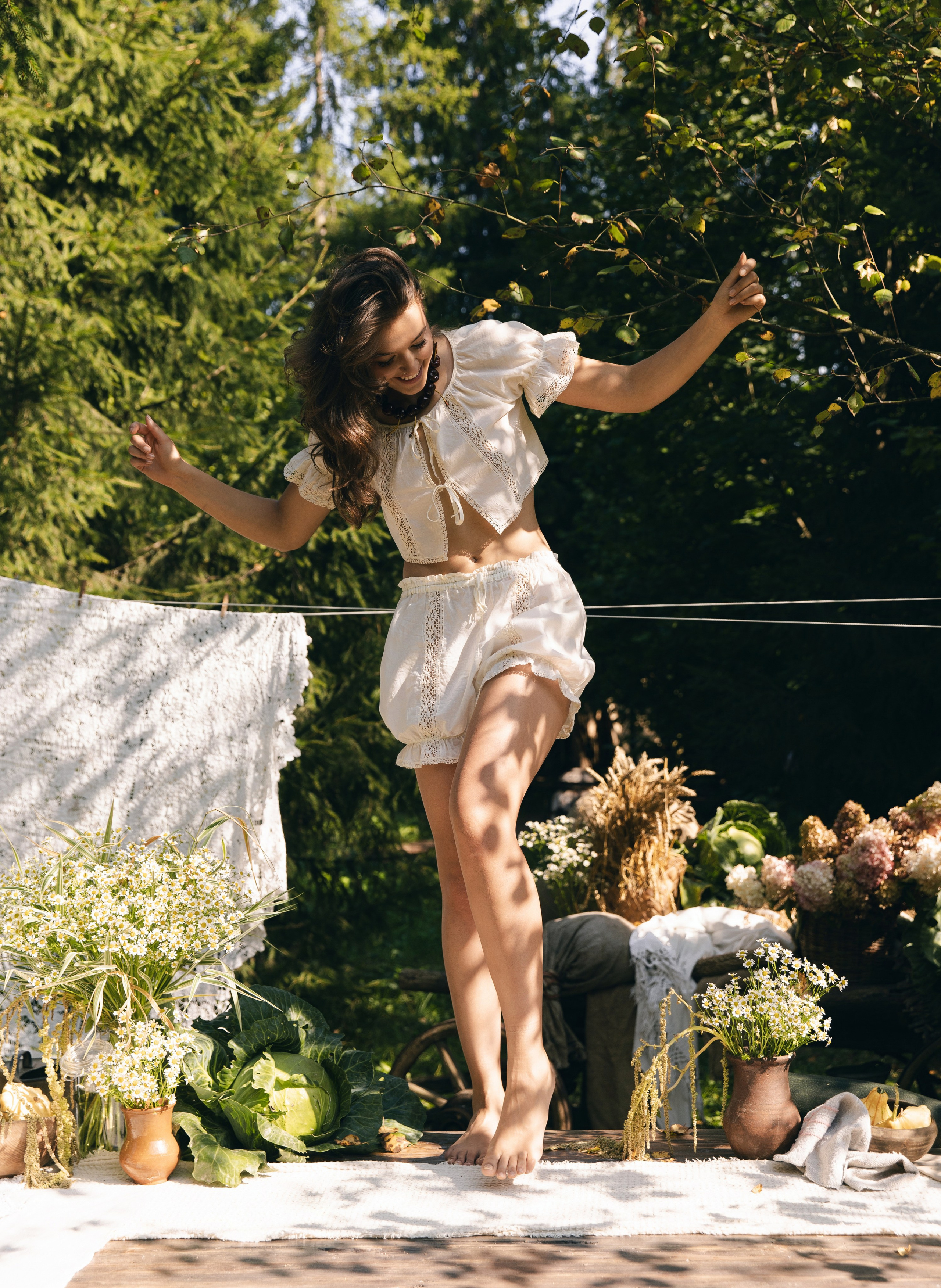 ПАРОЧКА В ЖЕЛТЫХ САПОЖКАХ С РАЙОНА