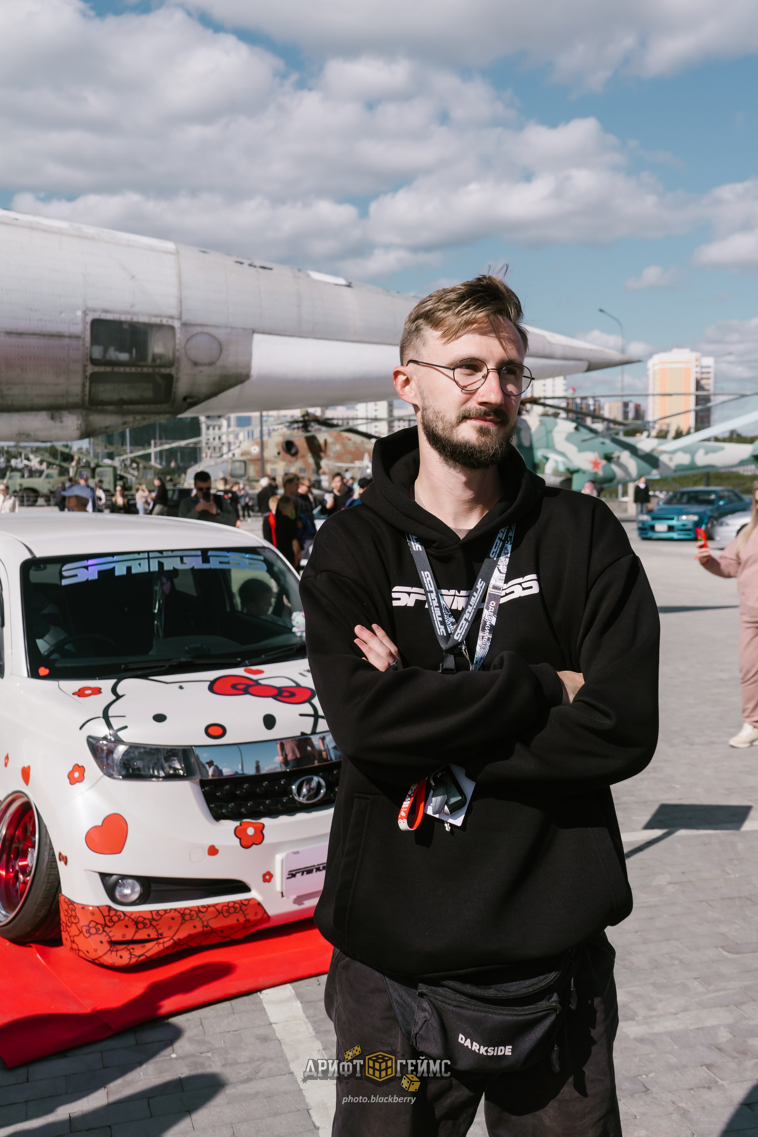 Авто-мероприятия. Люблю снимать не только эмоции людей, но и автомобили.Живу в Челябинске, ну и конечно как же без путешествий по городам