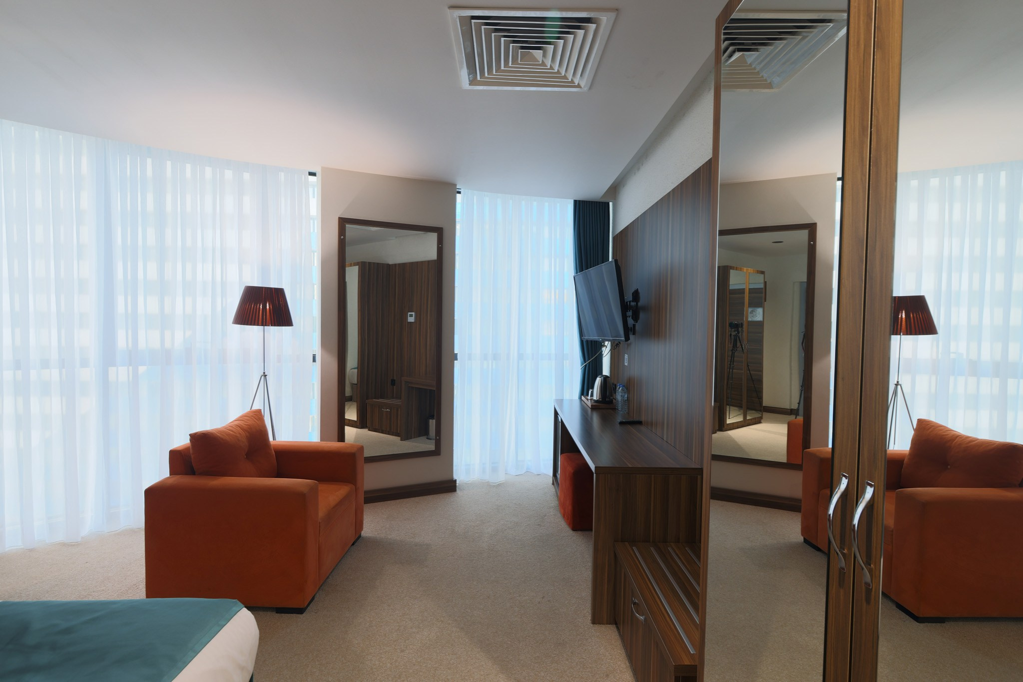 SKY TOWER (METRO CITY). Режиссёр, клипмейкер, фотограф — Андрей Охота