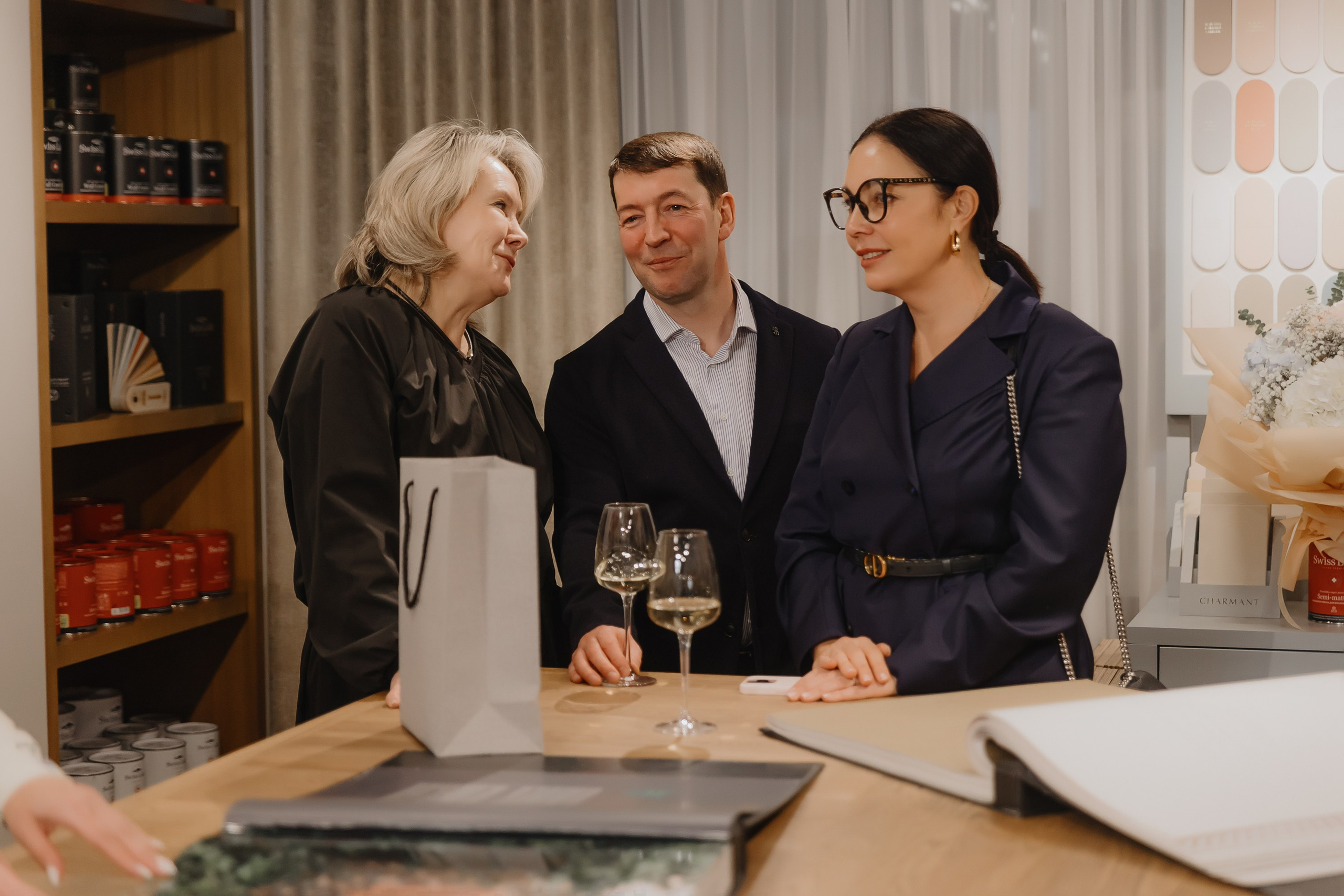 Открытие нового пространства интерьерного салона L. DECO в феврале 2025. L. Deco интерьерный салон. Краски/обои/лепной декор