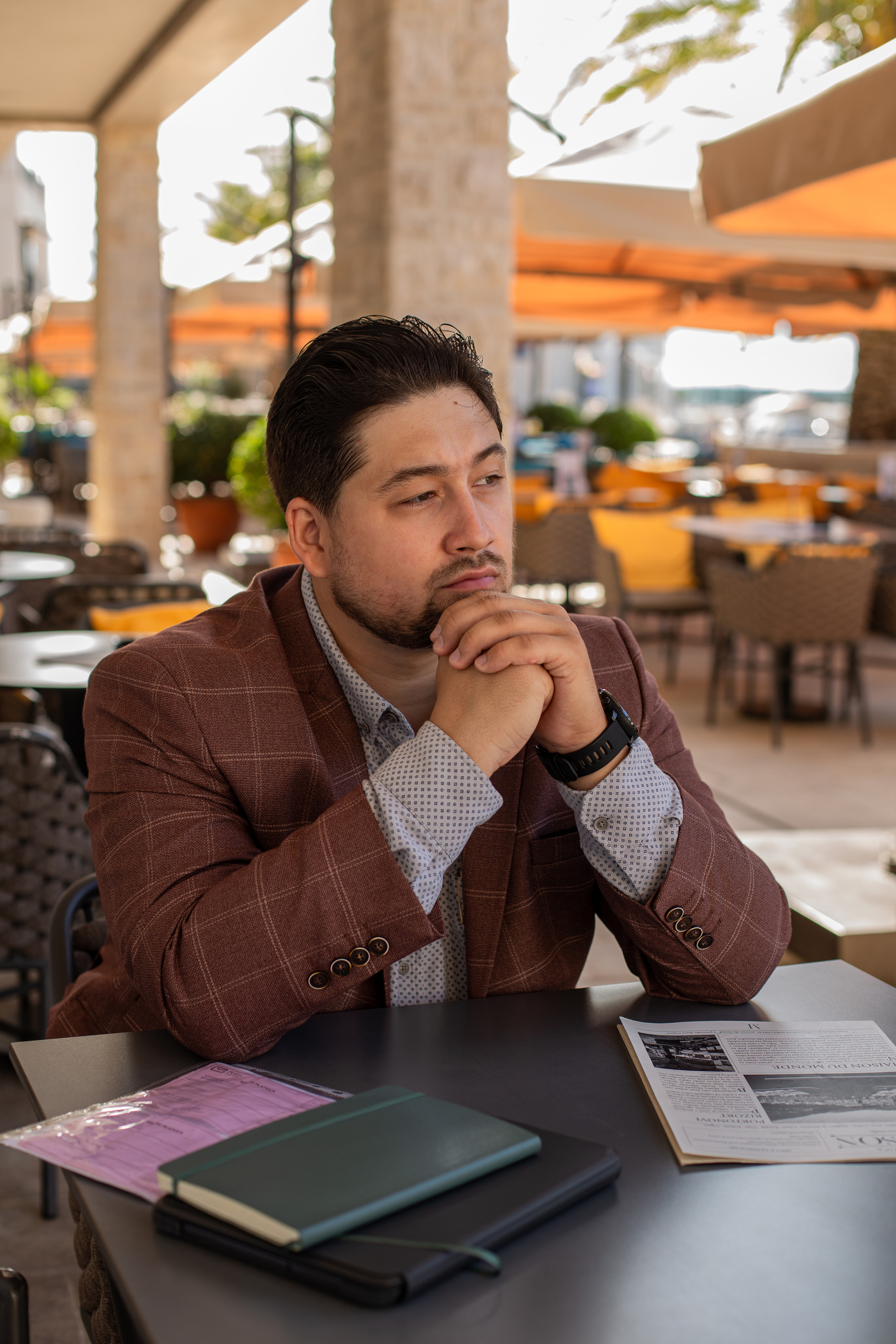 Viktor Business Portrait. Fotograf u Crnoj Gori-porodično fotografisanje sa djecom, lovestory, nekretnine