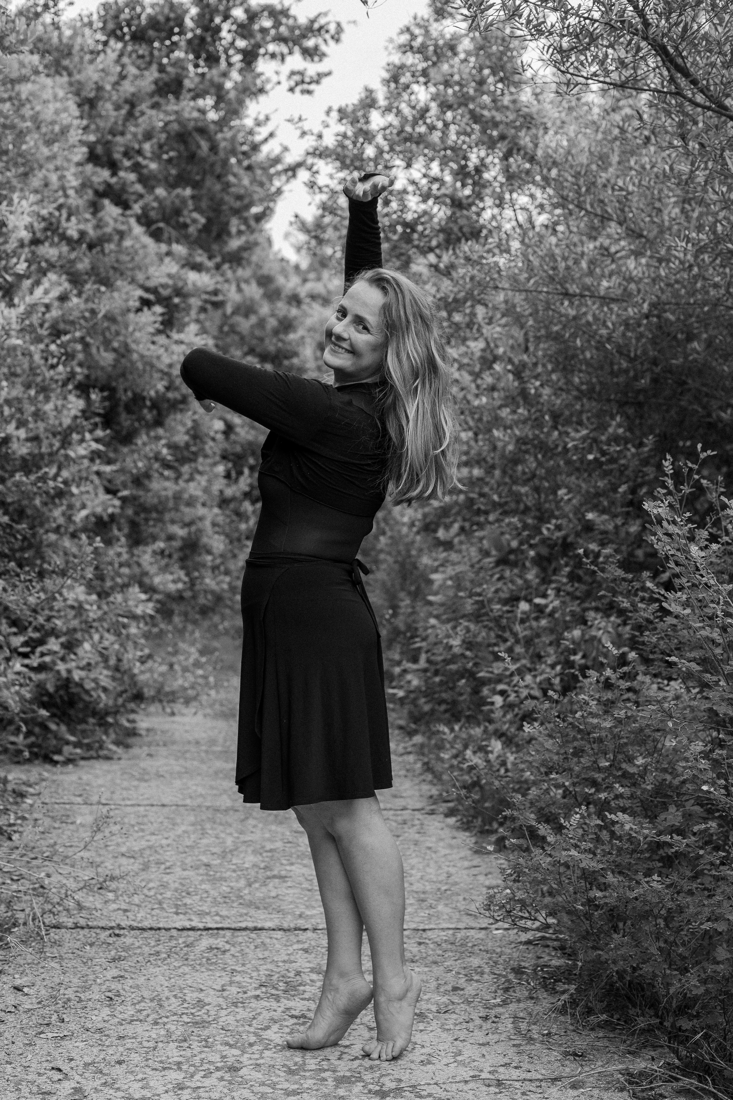 Sea&Dance. Fotograf u Crnoj Gori-porodično fotografisanje sa djecom, lovestory, nekretnine