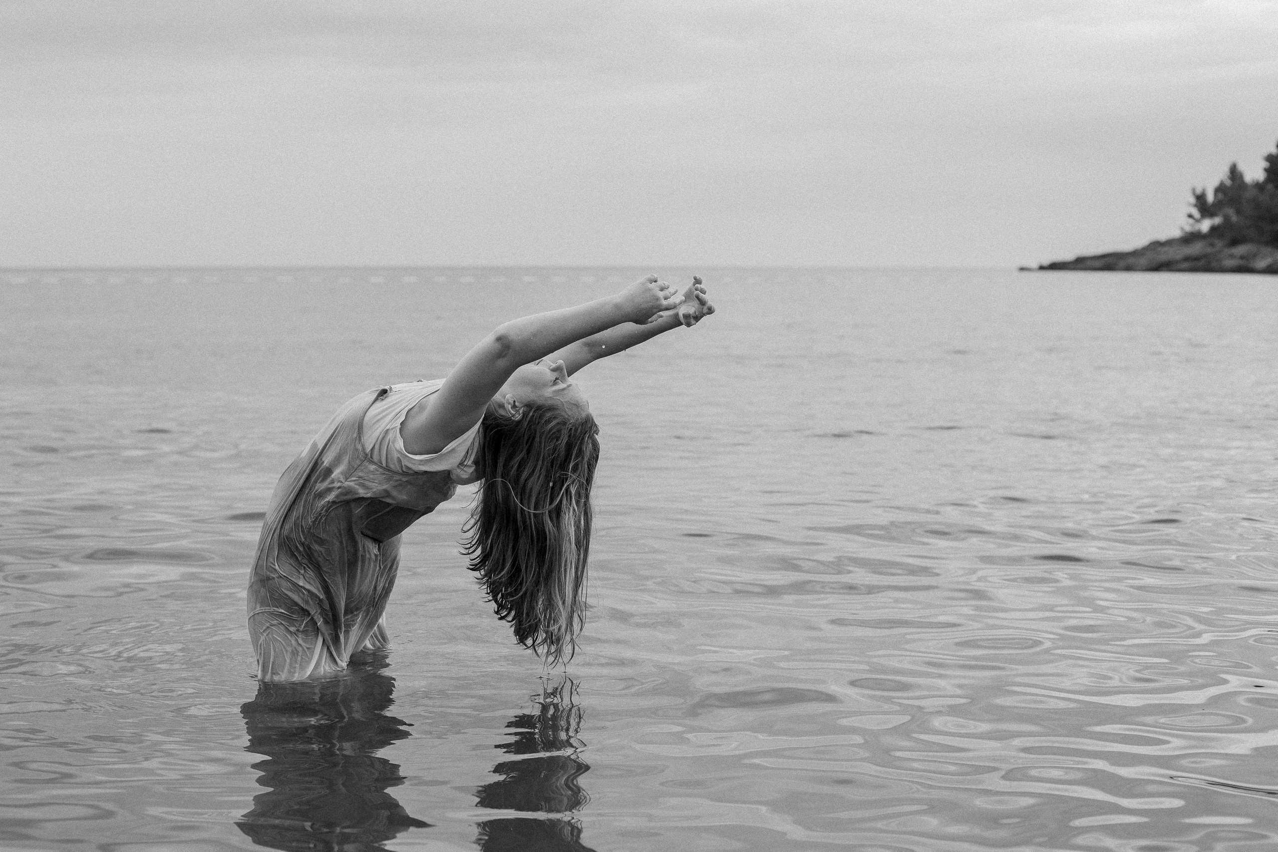 Sea&Dance. Fotograf u Crnoj Gori-porodično fotografisanje sa djecom, lovestory, nekretnine
