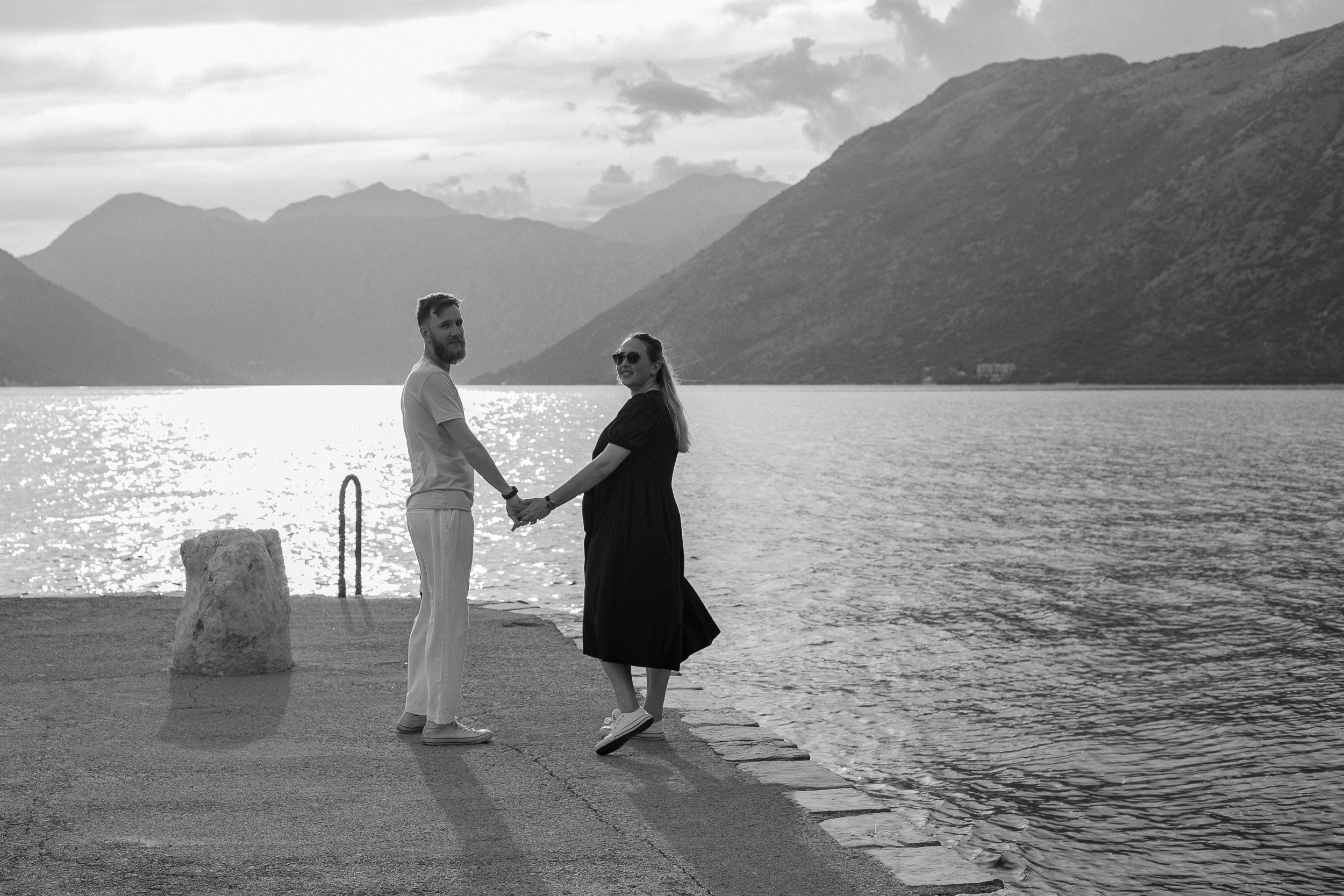 Lovestory family photo in Kotor, Montenegro. Fotograf u Crnoj Gori-porodično fotografisanje sa djecom, lovestory, nekretnine