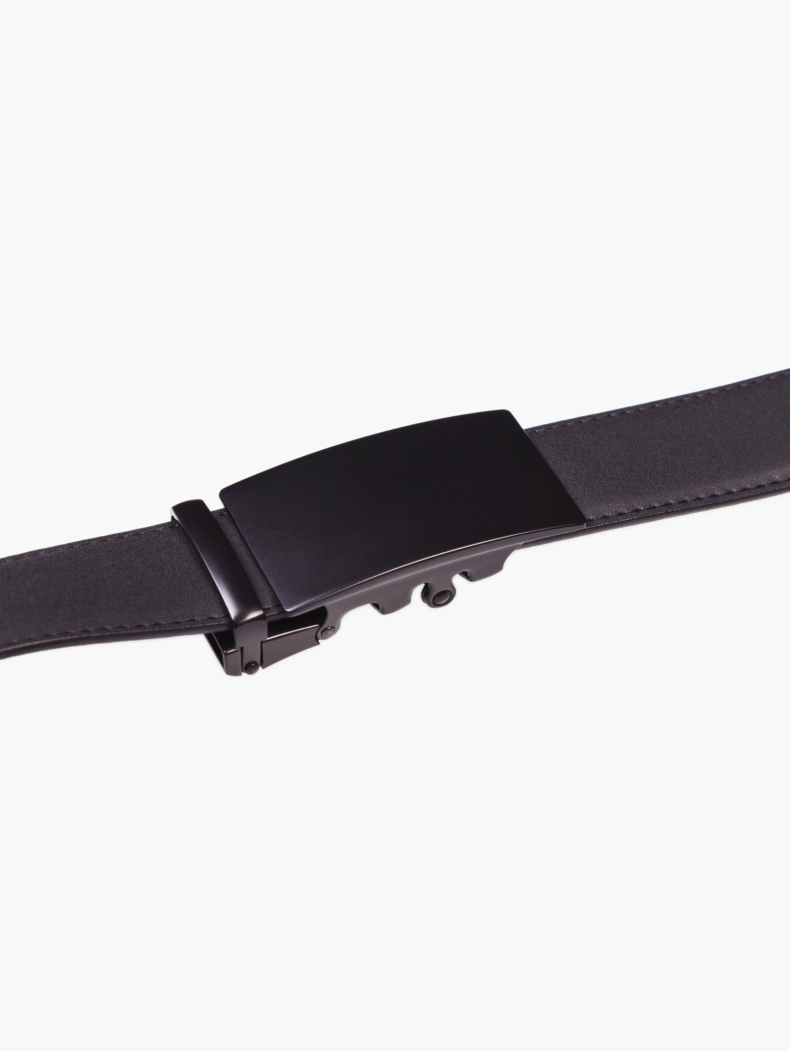 Предметная фотосъёмка — Ремни и пряжки