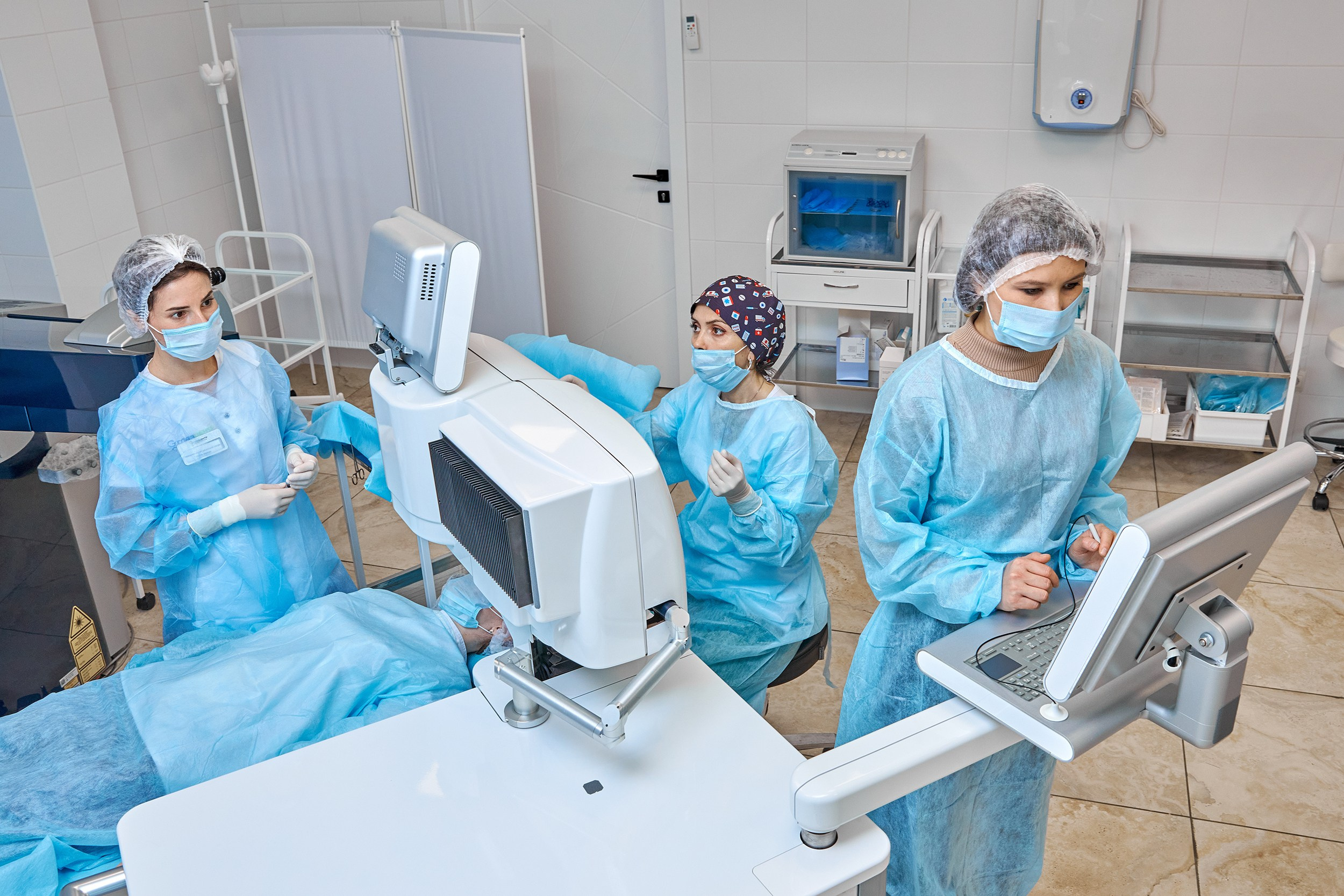 Рабочая обстановка в операционной в медицинском центре