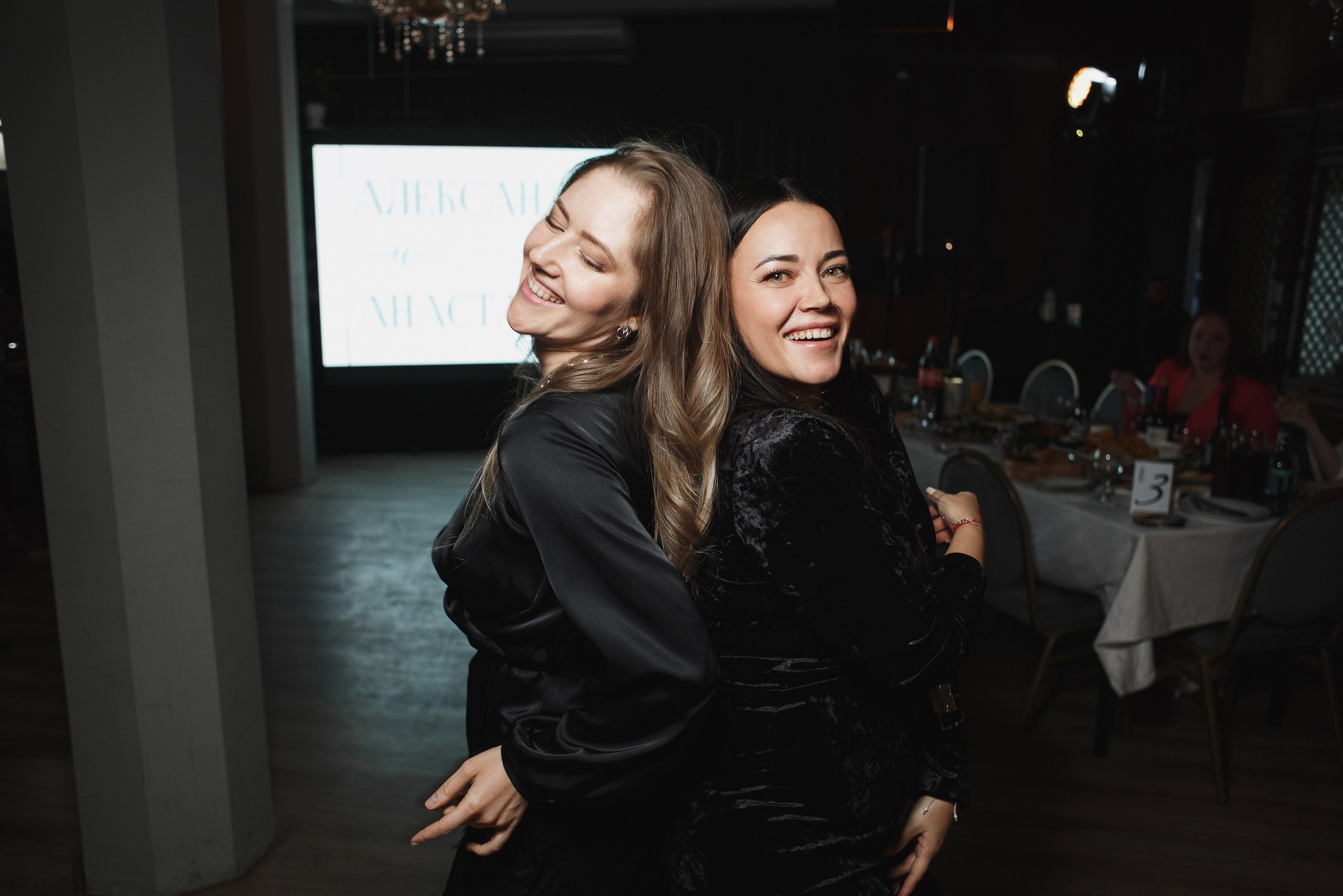 Свадебная фотосессия Саши и Насти в ресторане Чехов Сад, Таганрог. Свадебный и семейный фотограф в Таганроге Бакарюк Антон