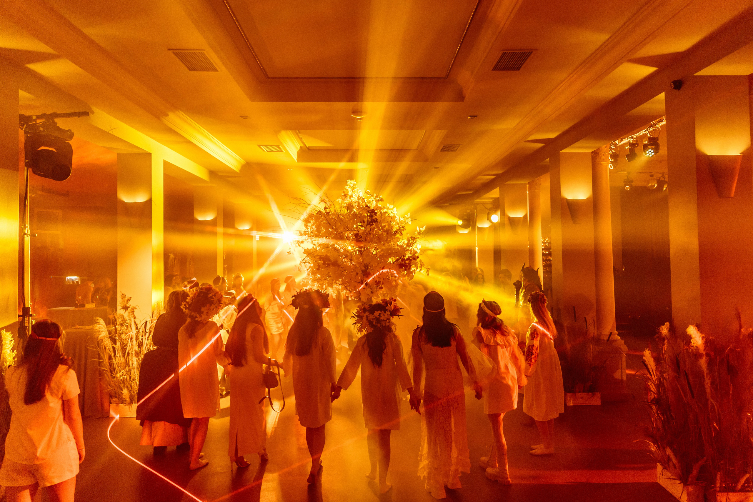 МЕГАДЕВИЧНИК 8 марта. Портфолио свадебного фотографа. Роман Каргаполов