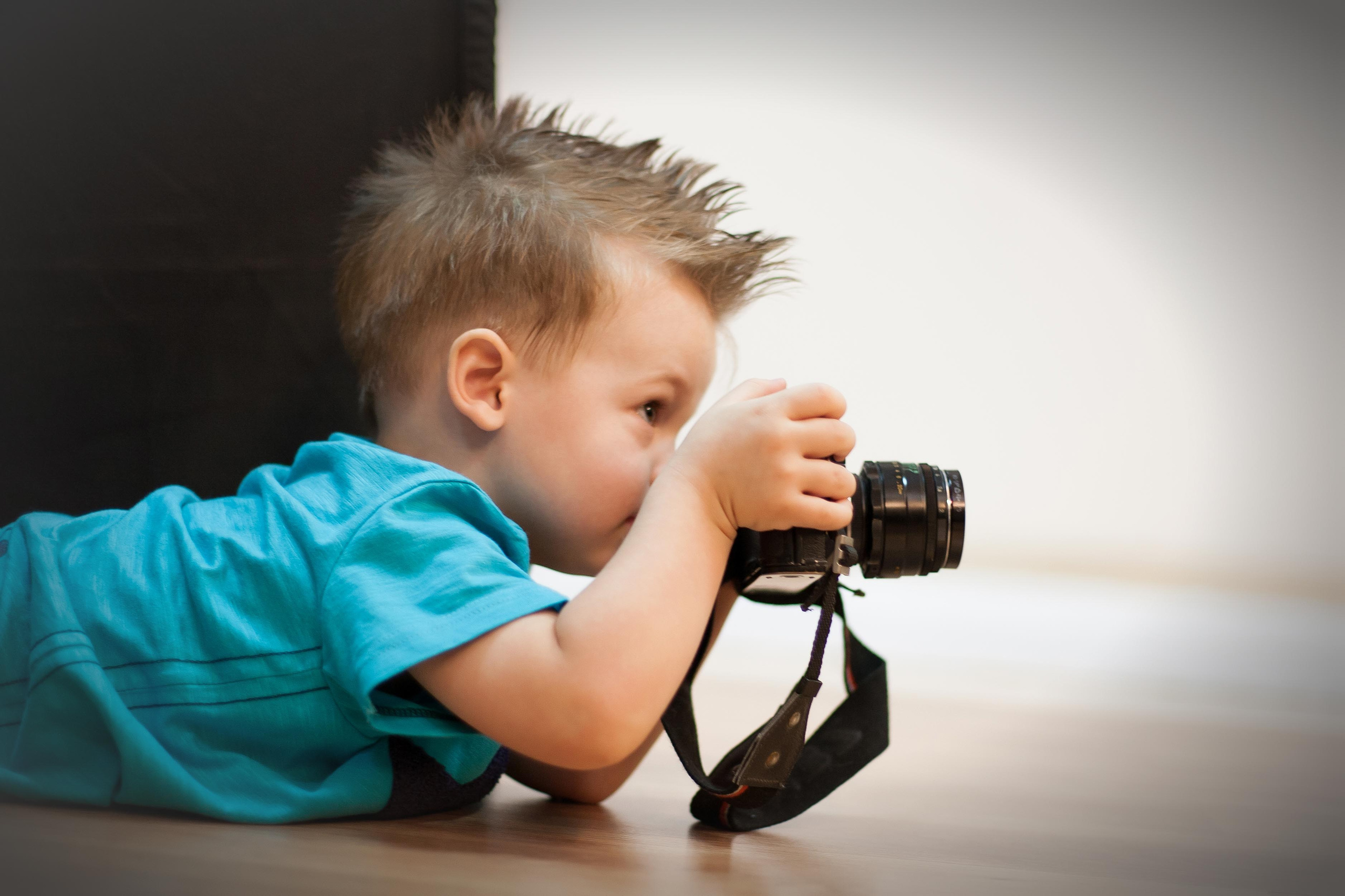 Семья Валерии - муж и двое детей. Мама с сыновьями. Фотостудия Алматы. Семейная и детская фотостудия Family studio.Фотограф Алматы