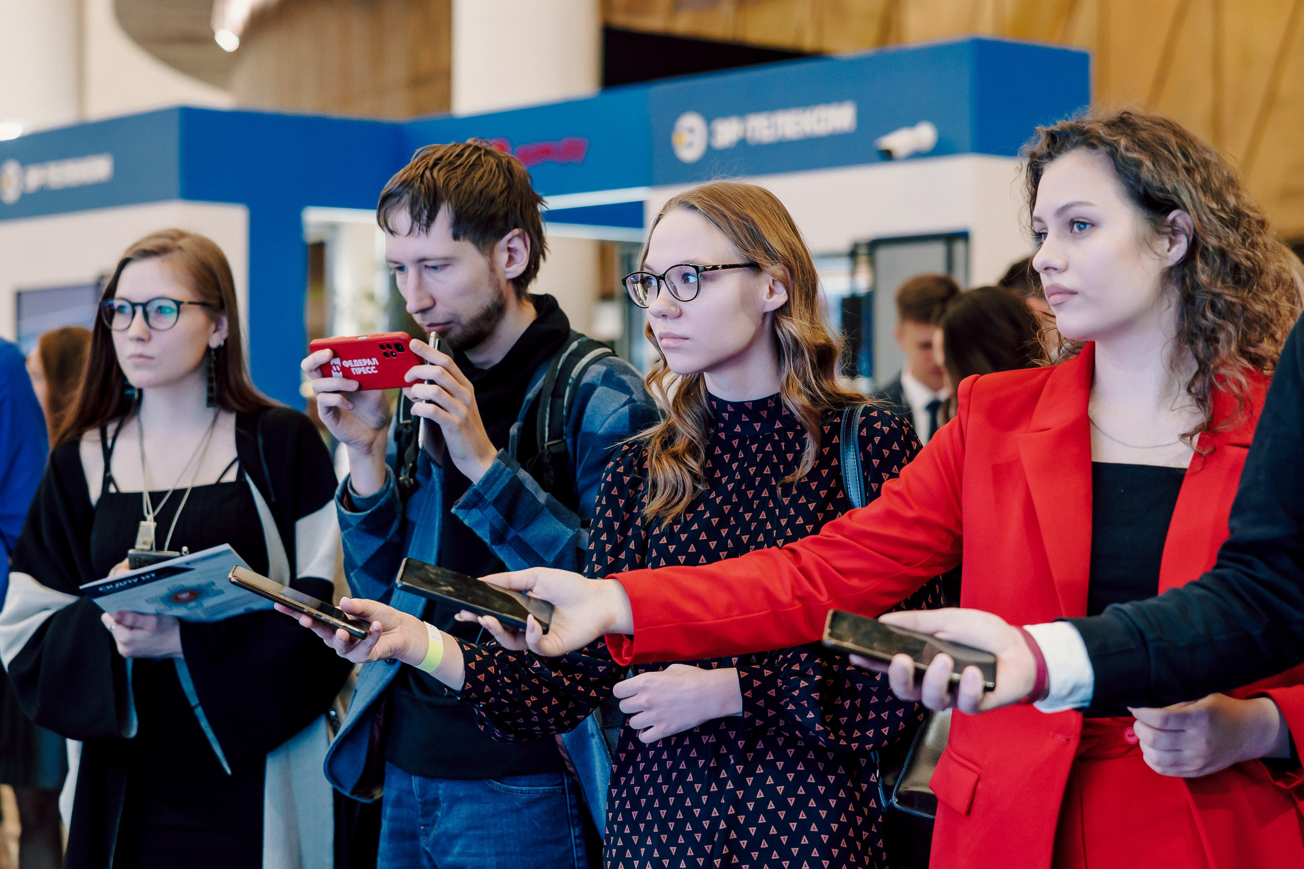 СКБ Контур — Форум будущего — Деловая программа. Лёшка Варзегов — фотограф
