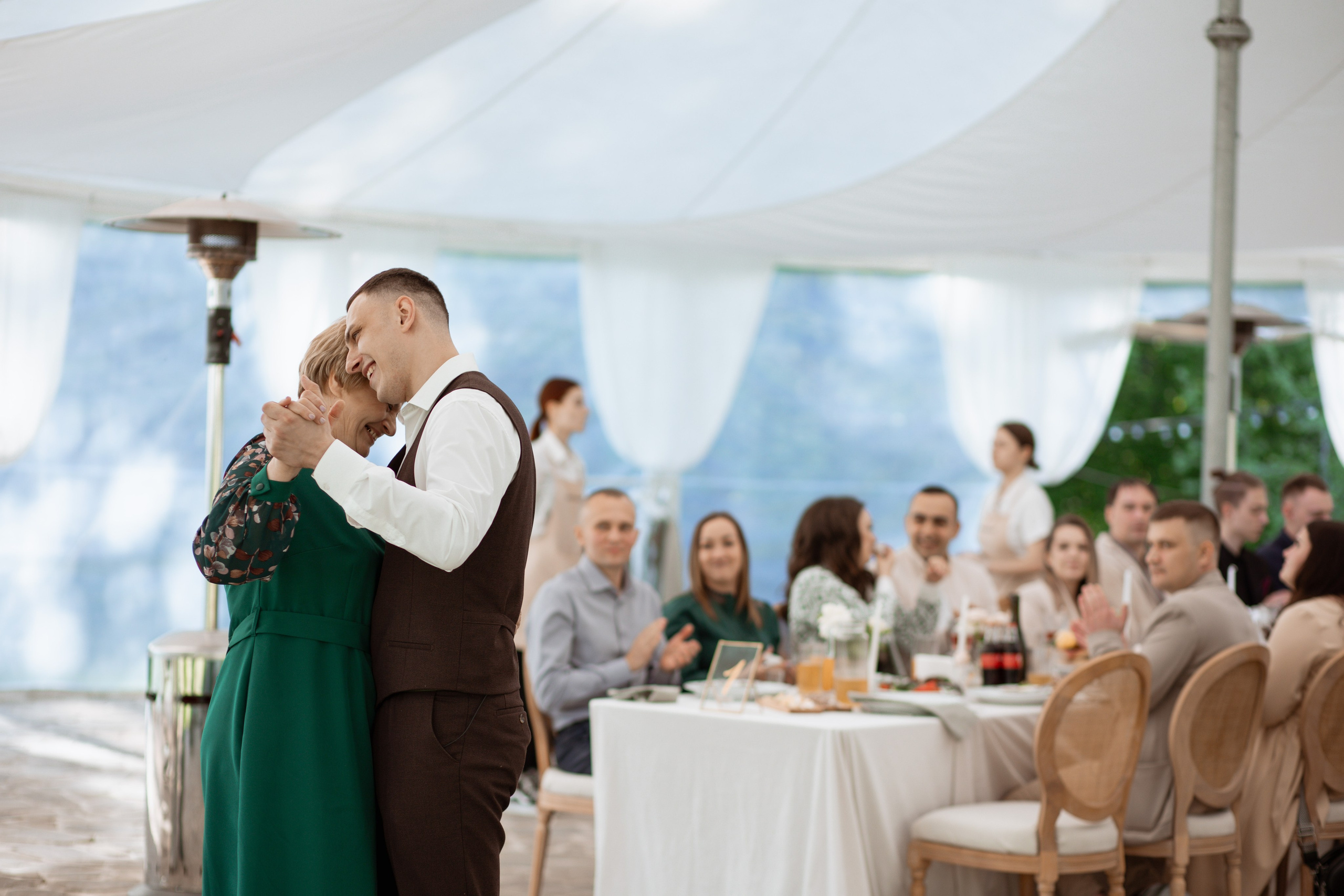 Уютная свадьба за городом в кругу самых близких. Свадебный фотограф Елена Рубцова