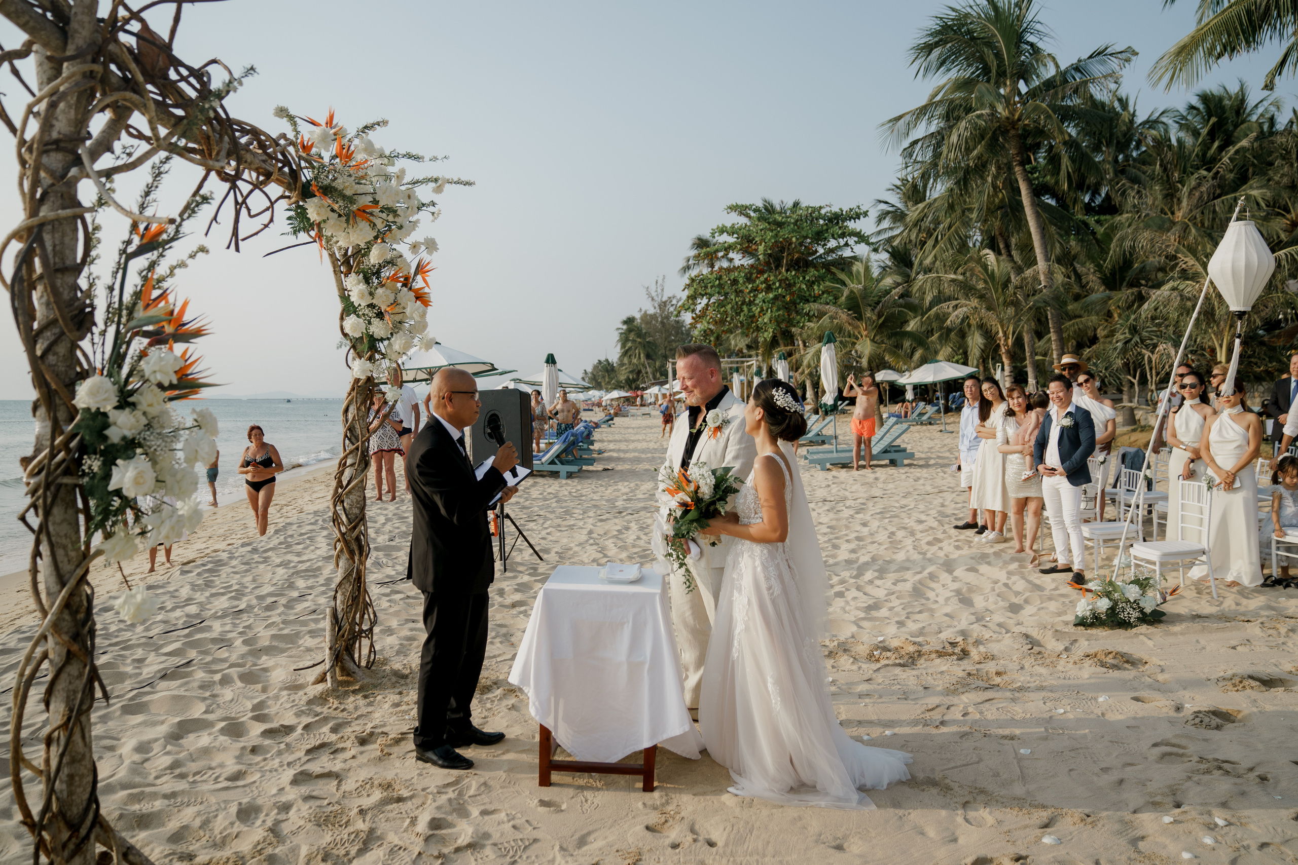 Weddings from different countries. PhuQuoc photographer — Phu Quoc wedding photographer