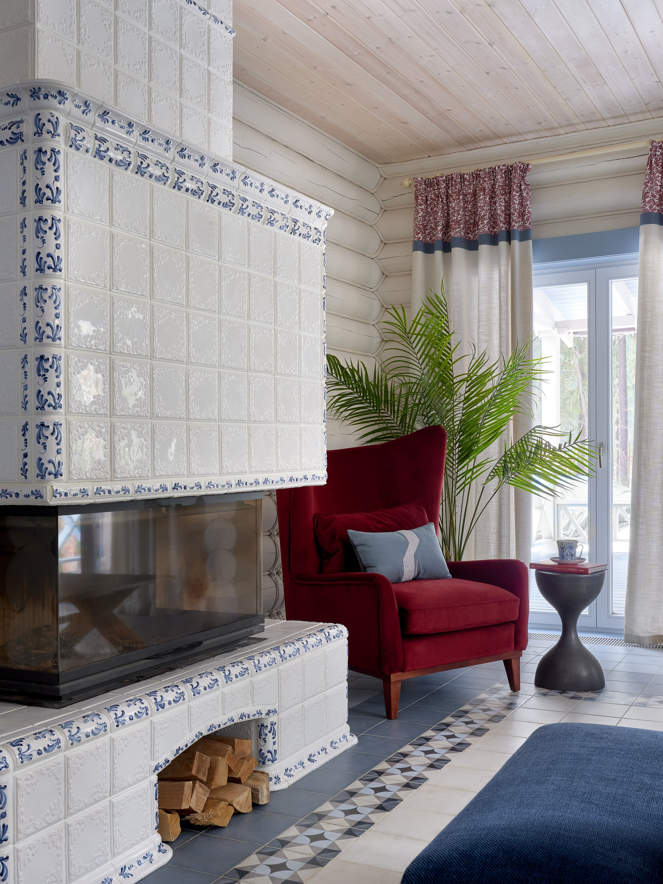 Бревенчатый светлый дом. Фотограф Наталья Вершинина