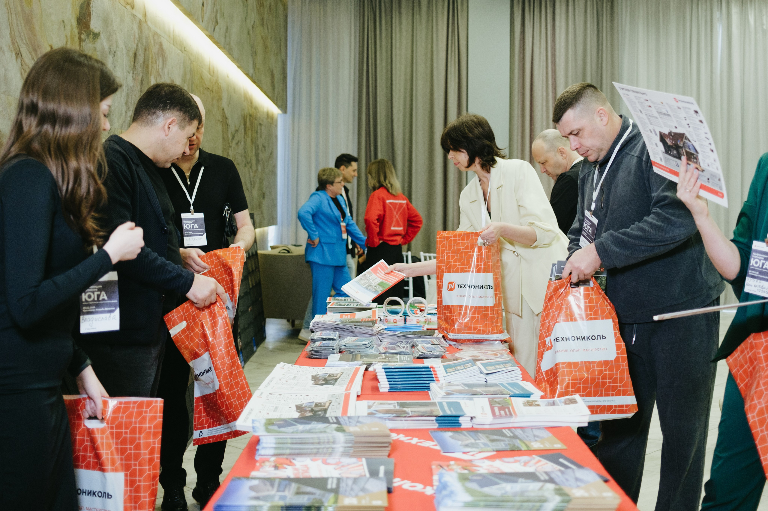 ТЕХНОНИКОЛЬ | КОНФЕРЕНЦИЯ ПАРТНЕРОВ ЮГА. Свадебный фотограф Денис Ожигин в Краснодаре и крае. Эмоциональная и стильная съемка вашего дня
