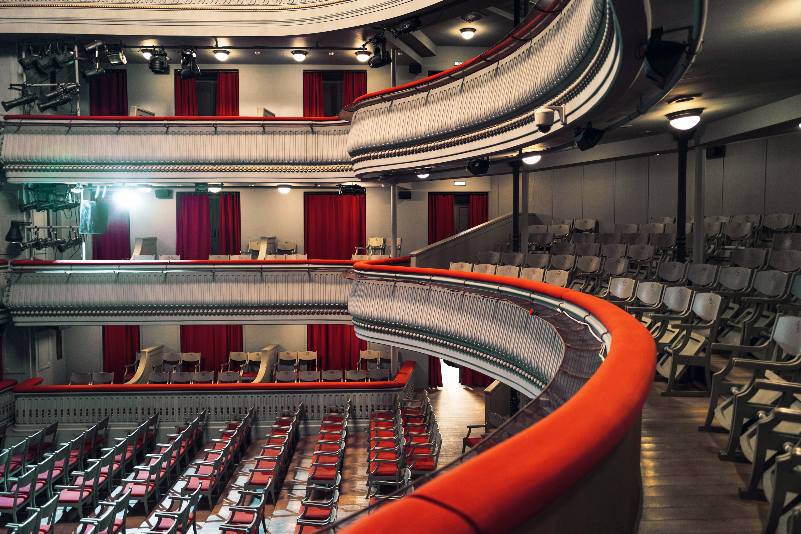 Theatre of Nations. Фотограф Евгения Добротворская