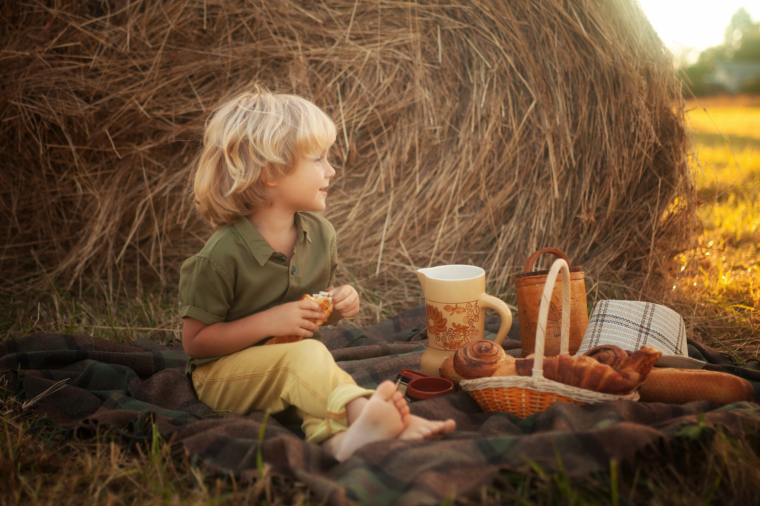 Славик. Фотограф Антонина Свешникова. ВЫПУСКНЫЕ ФОТОКНИГИ для детских садов и школ. Москва, Владимир