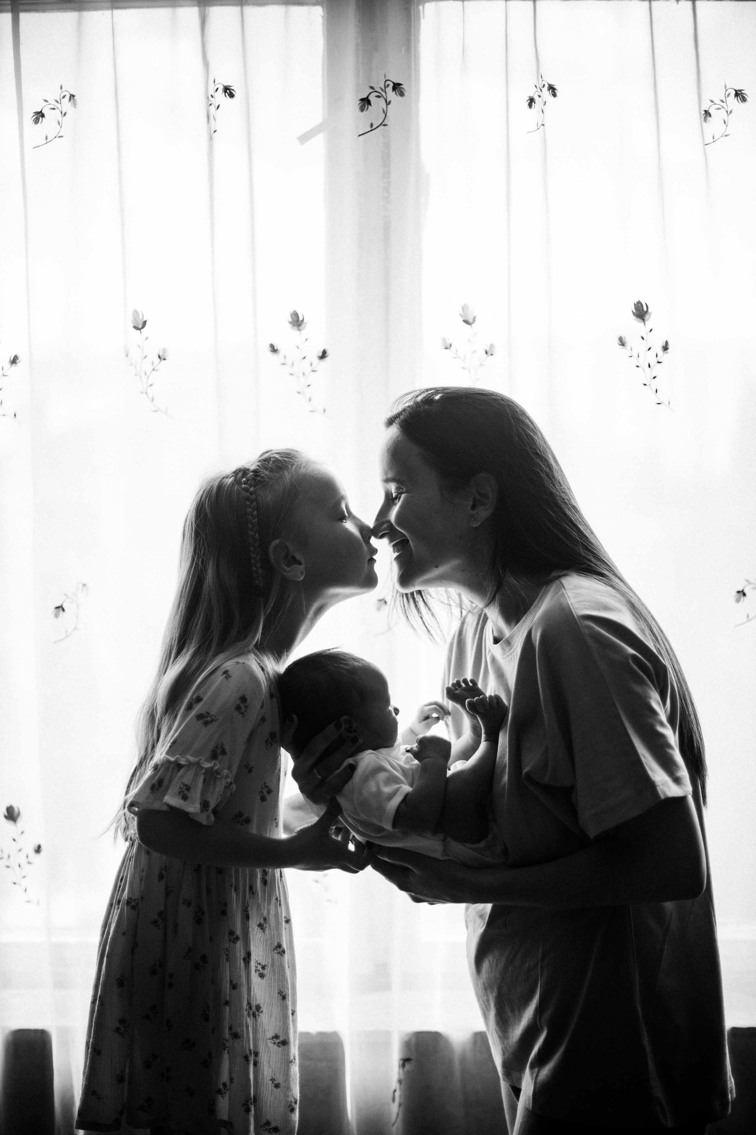 Малышка Алиса. Ньюборн в кругу семьи. 14.06.2021. Семейный, портретный и свадебный фотограф в Москве и Одинцово Лощинина Мария