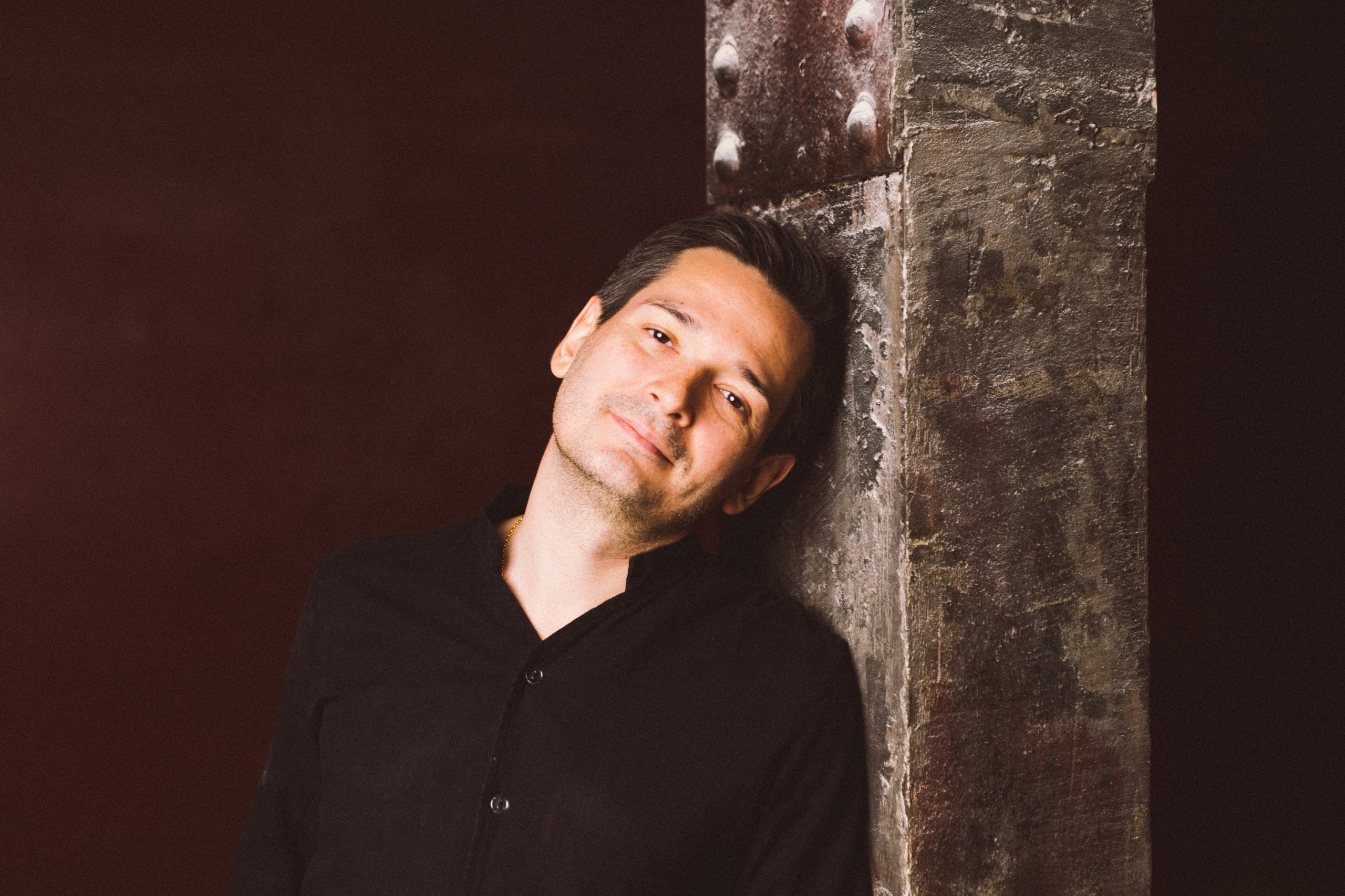 Александр. Студия