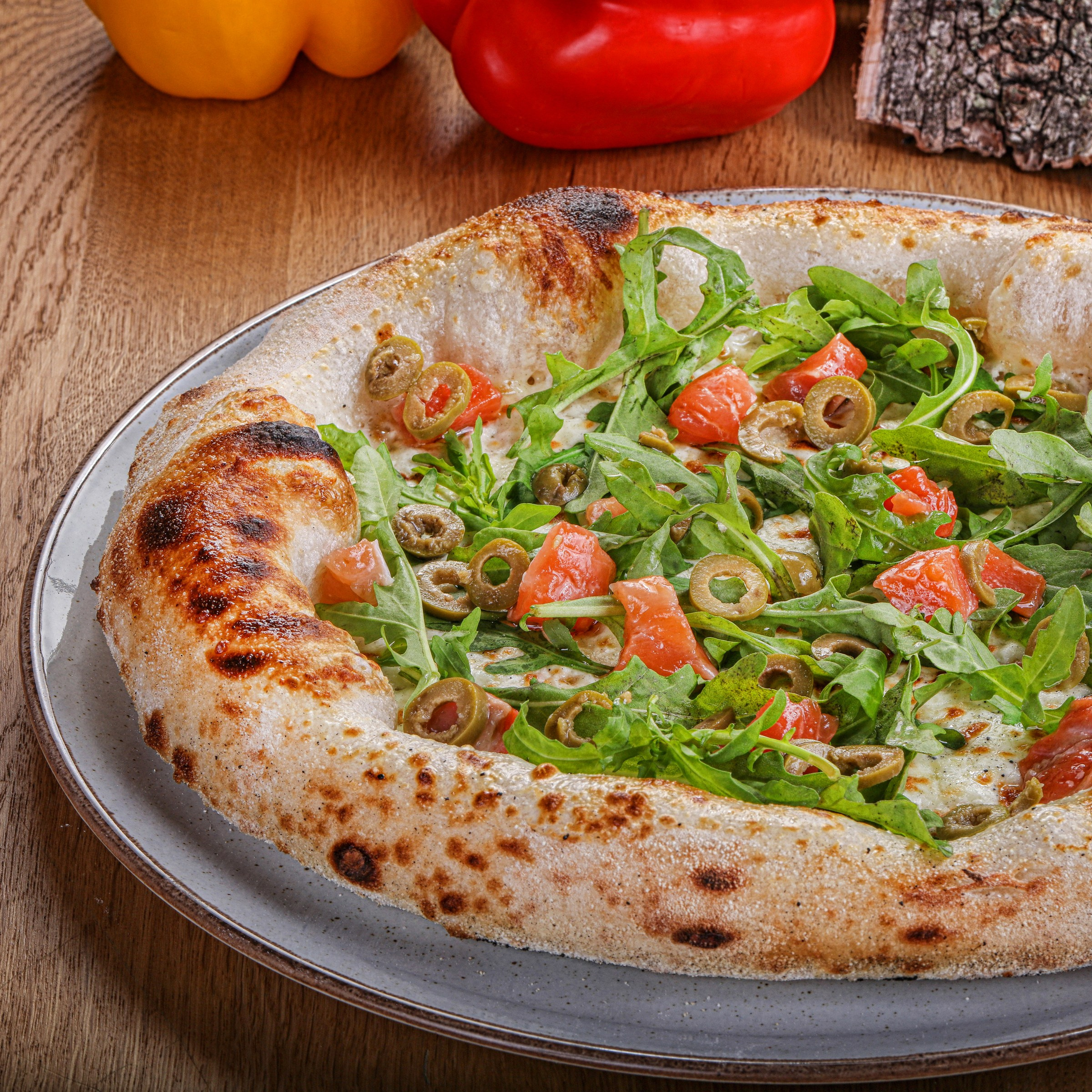 Фотосъемка пиццы. Заказ по тел.: +7 (906) 006-90-22. Фуд-фотограф Андрей Старостин — съемка еды в Москве. 9000 руб. в час