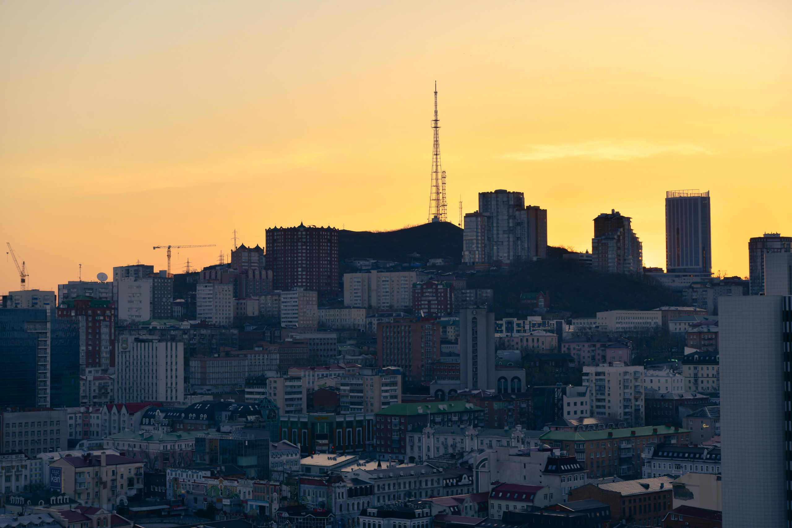 город у моря владивосток рассвет приморский край солнышко встает бухта золотой рог залив петра великого сопка орлиная