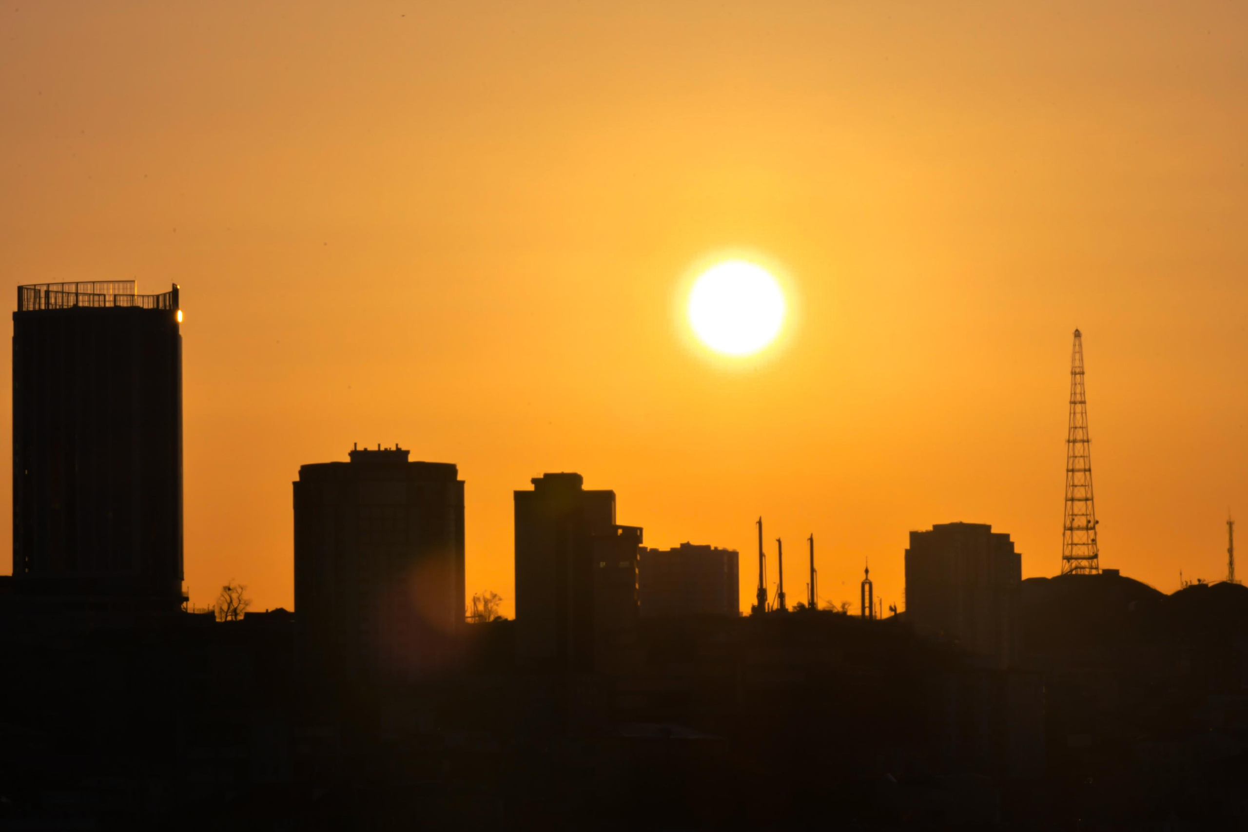 город у моря владивосток рассвет приморский край солнышко встает бухта золотой рог залив петра великого