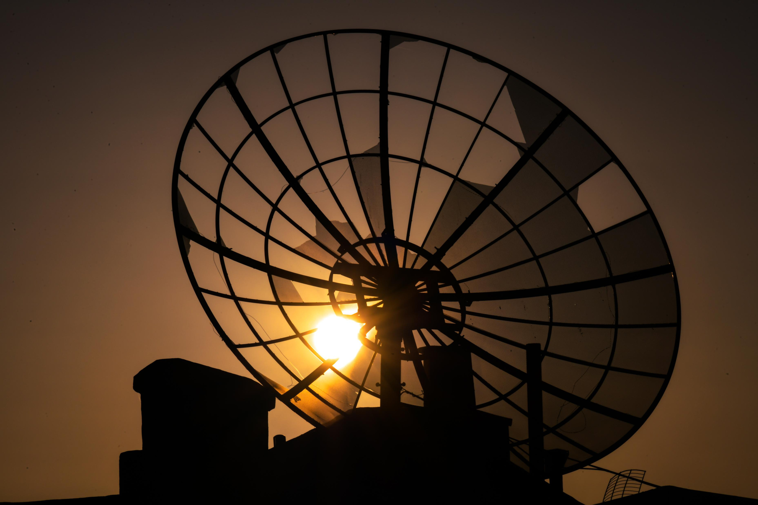 восход солнца антенна