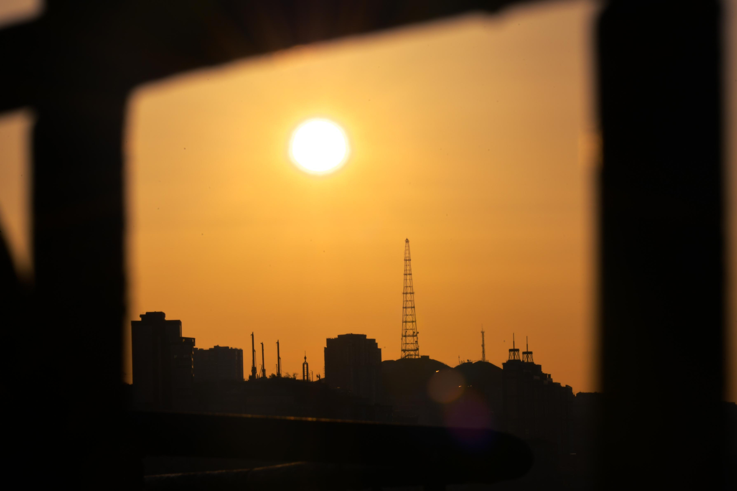 город у моря владивосток рассвет приморский край солнышко встает бухта золотой рог залив петра великого