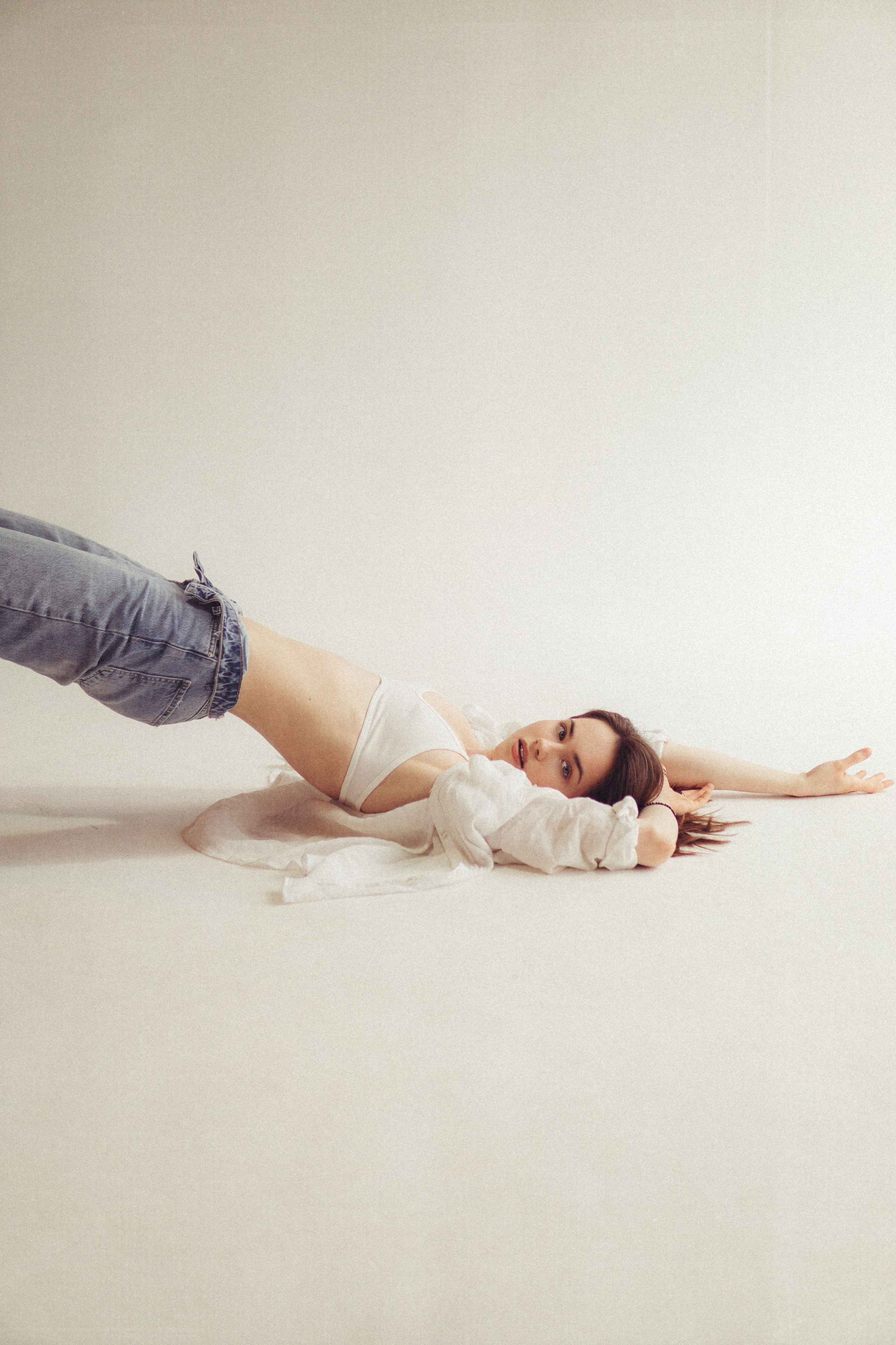 Девушки. Меня зовут Аня, я фотограф в Москве