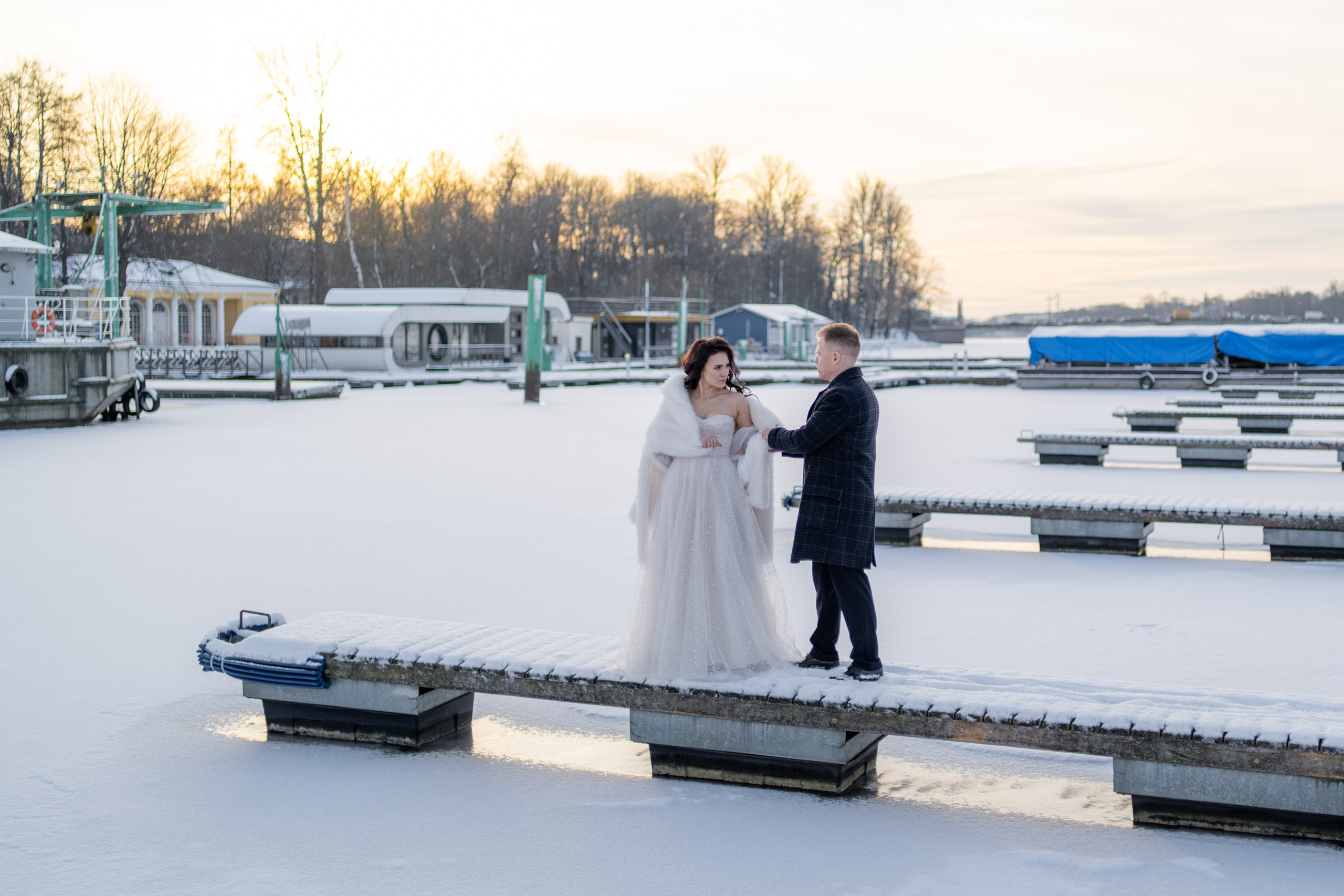 Свадебная съемка зимой в Санкт-Петербурге. Свадебный фотограф Александр Невский в Санкт-Петербурге