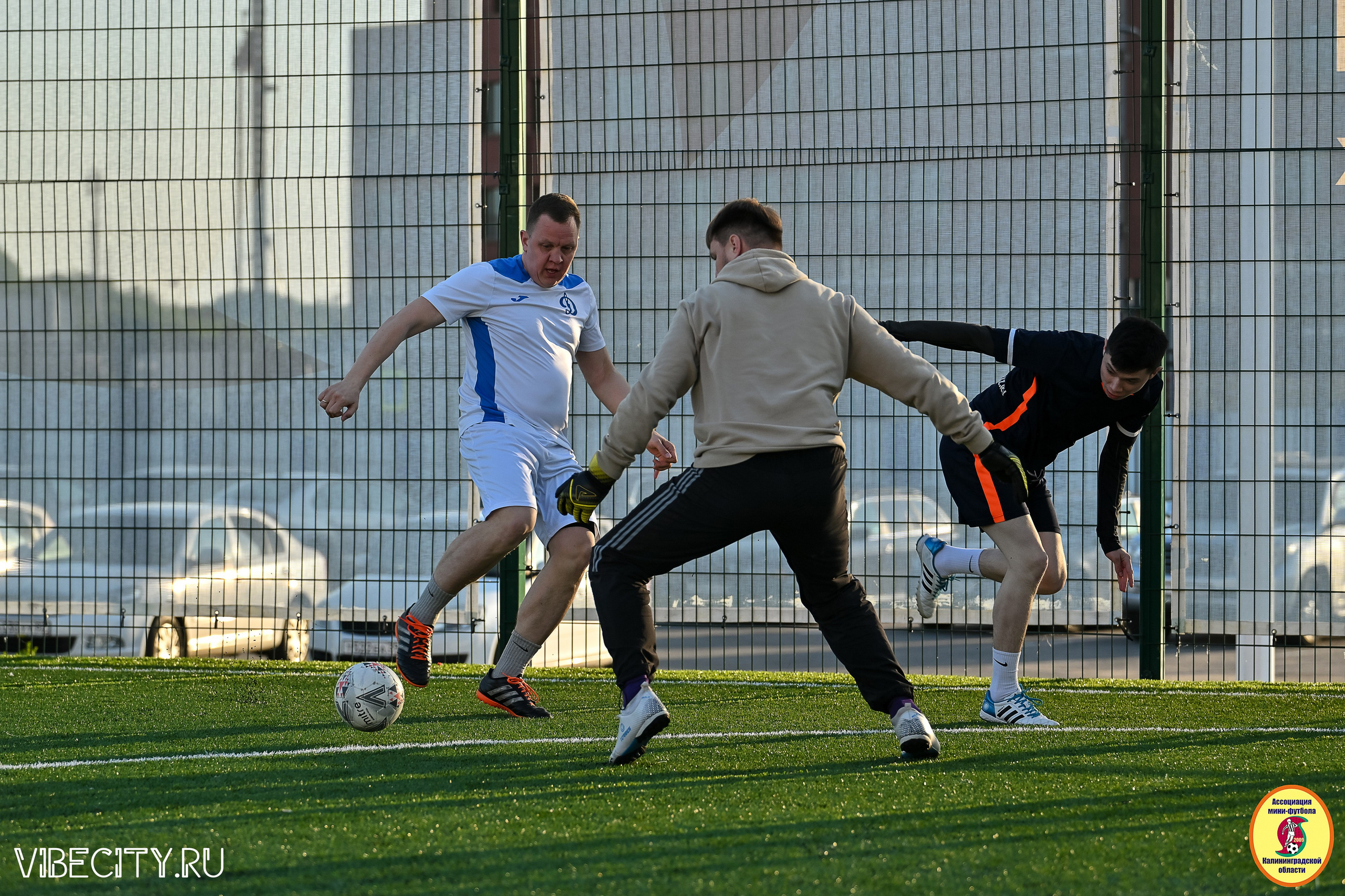 ИГРЫ МИНИ-ФУТБОЛЬНОЙ И КОРПОРАТИВНОЙ ЛИГИ. VIBECITY.RU Вайб Сити Ру Фоторепортажи Фотоотчеты Калининград