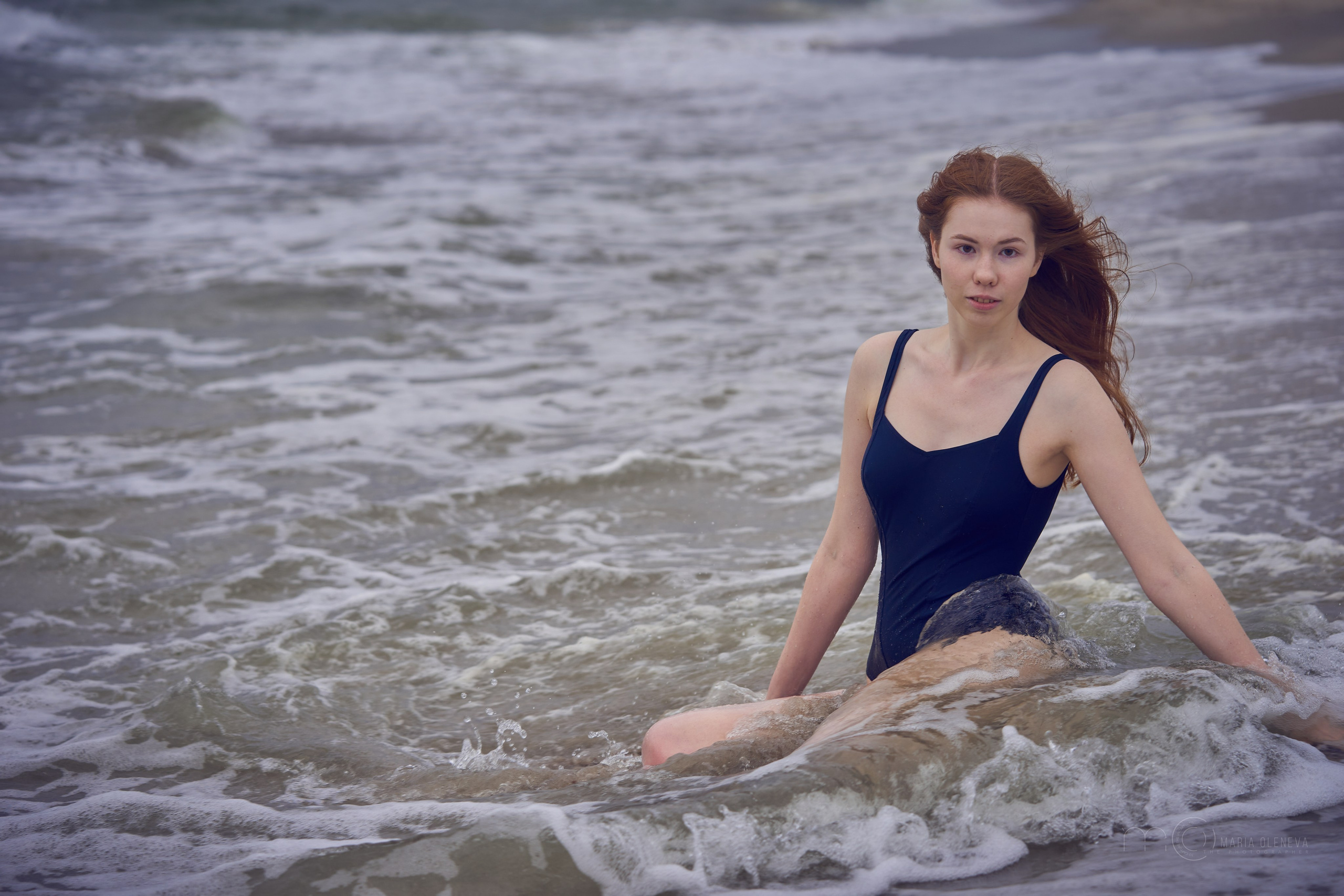 Полина и море. Фотограф Мария Оленева