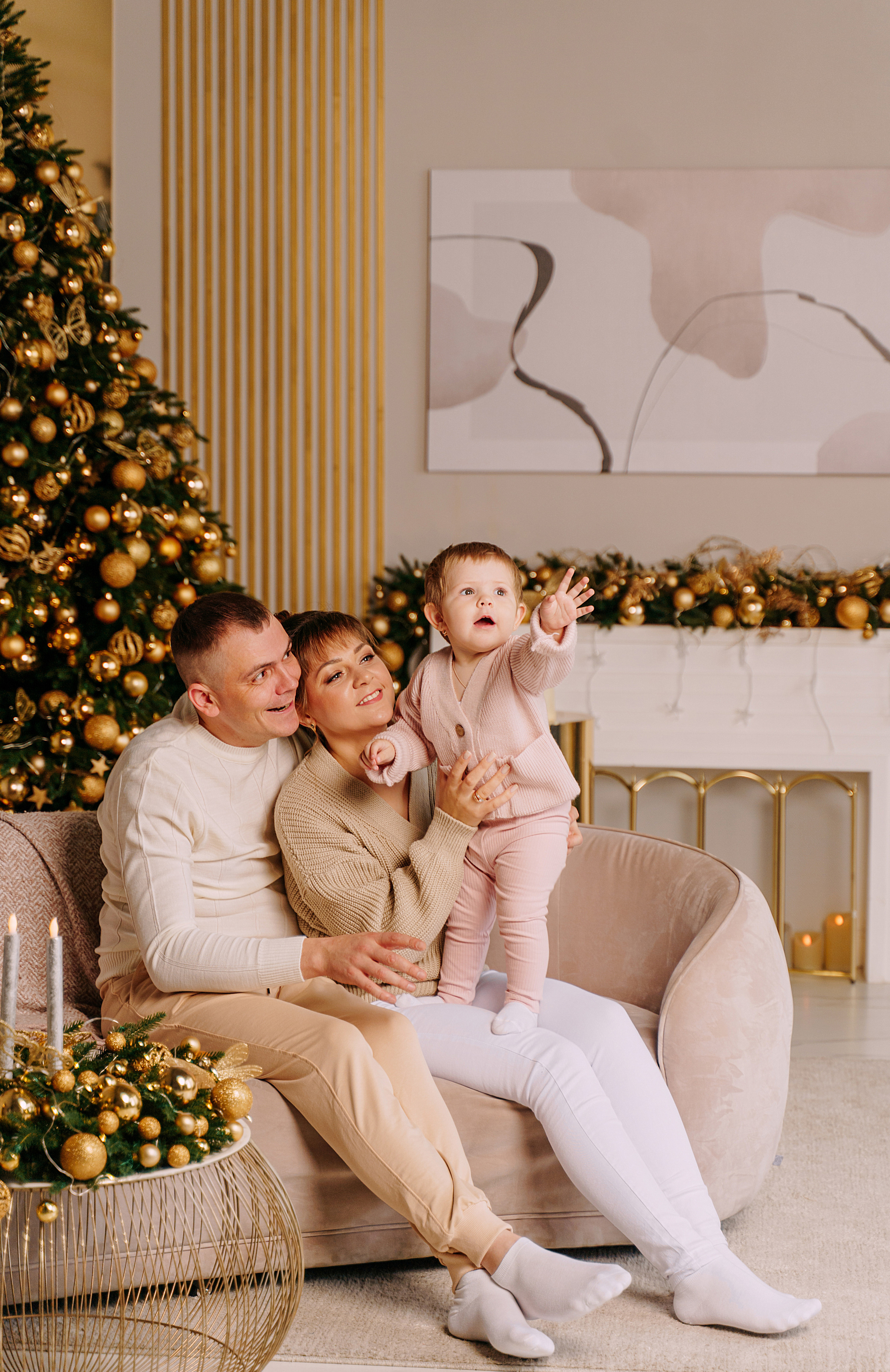 Новогодняя съемка в золотой студии. Свадебный фотограф