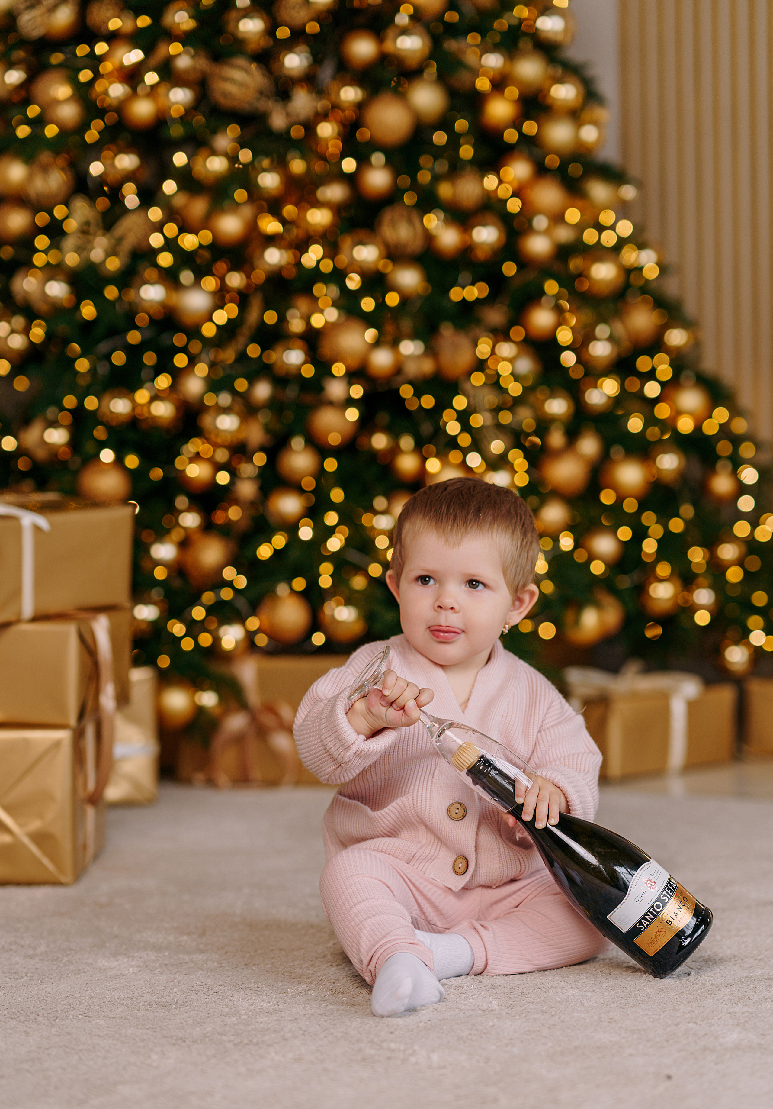 Новогодняя съемка в золотой студии. Свадебный фотограф