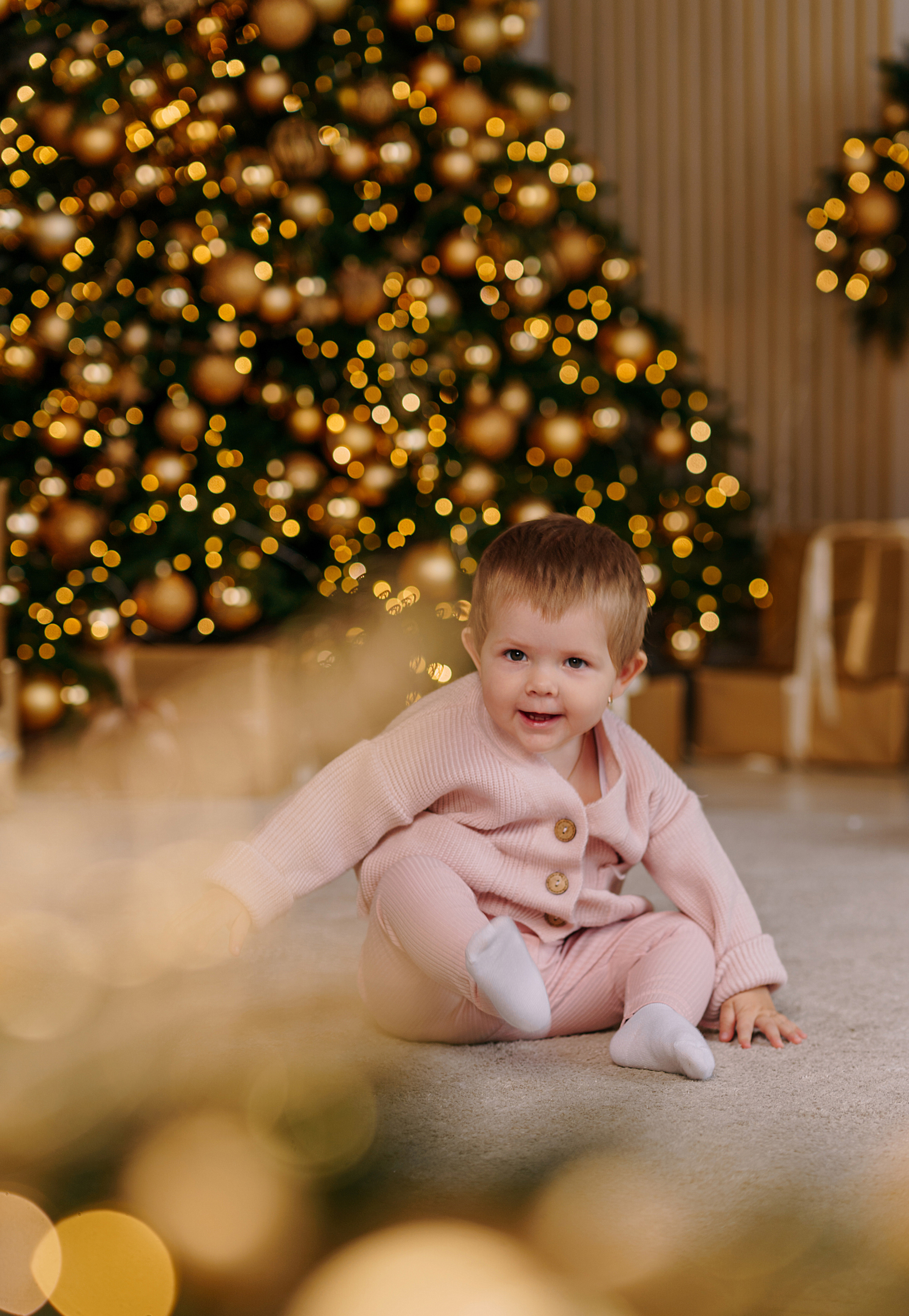 Новогодняя съемка в золотой студии. Свадебный фотограф