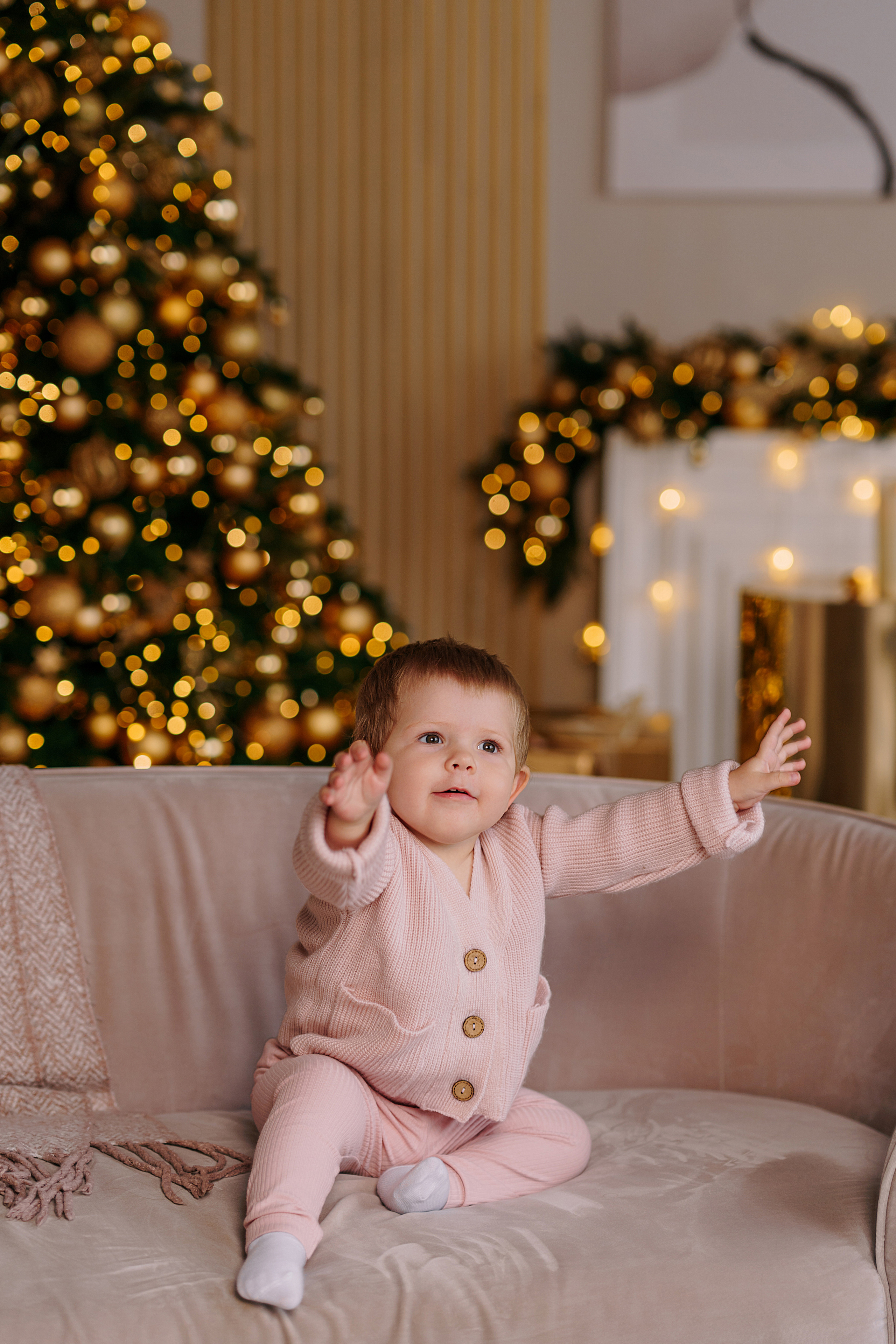 Новогодняя съемка в золотой студии. Свадебный фотограф