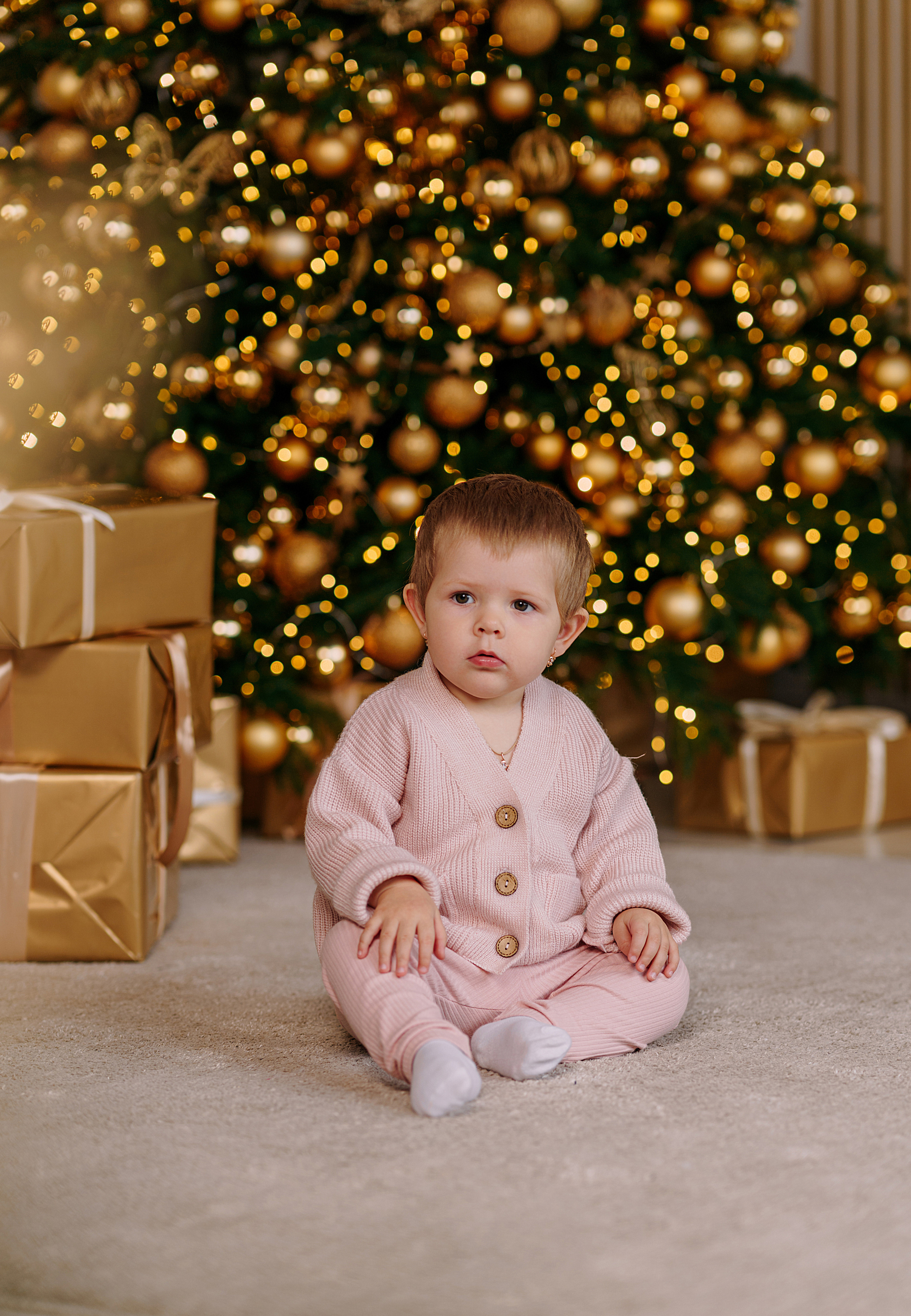 Новогодняя съемка в золотой студии. Свадебный фотограф