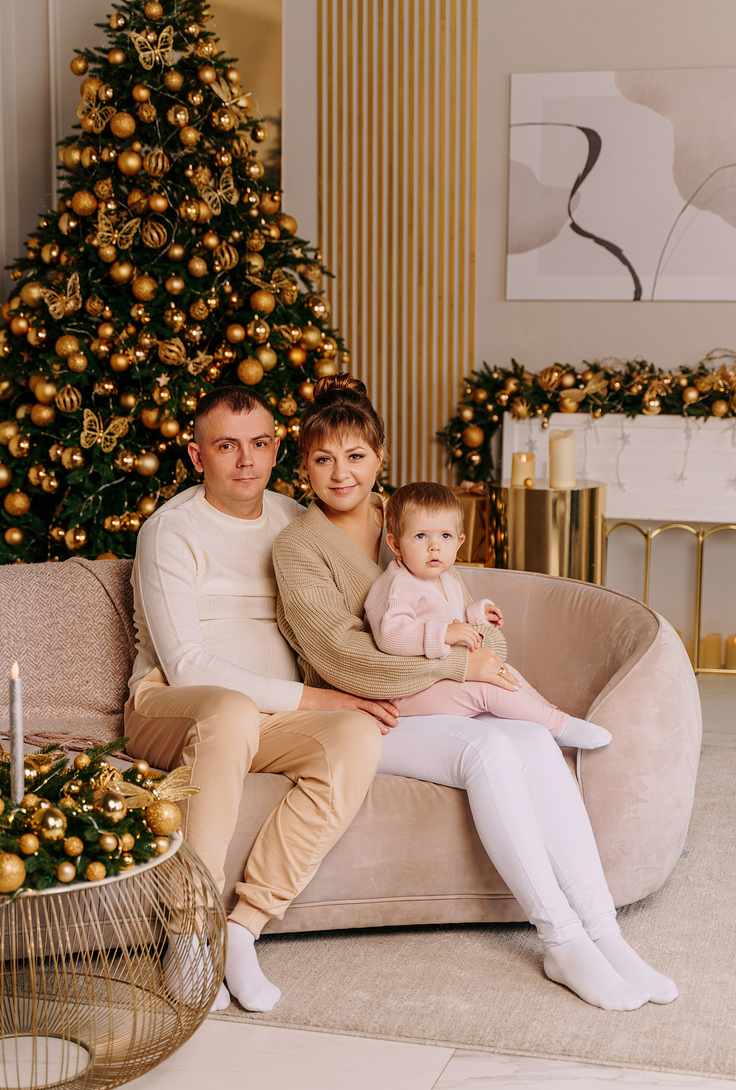 Новогодняя съемка в золотой студии. Свадебный фотограф