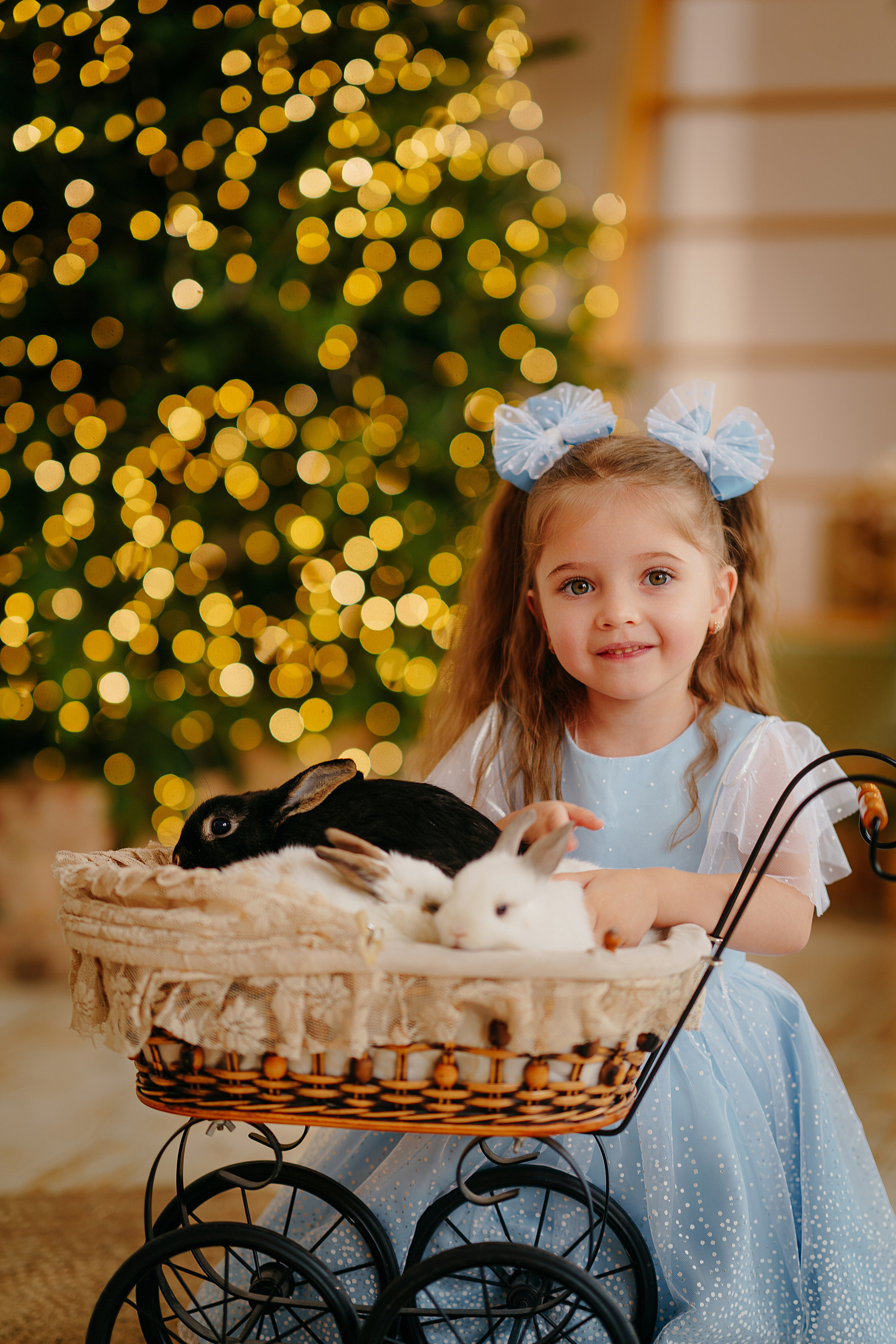 Новогодняя фотосессия Маши с кроликом