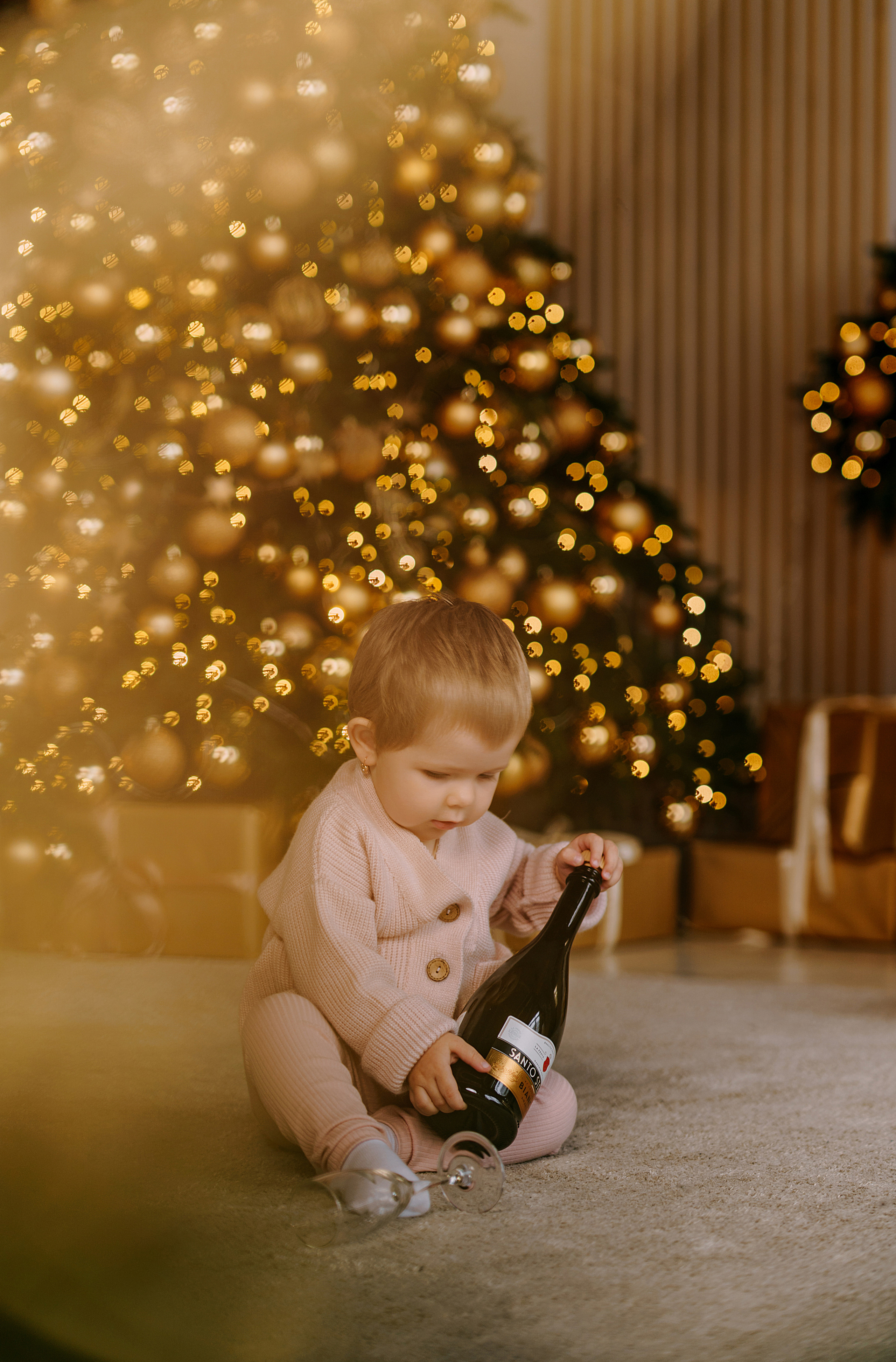 Новогодняя съемка в золотой студии. Свадебный фотограф