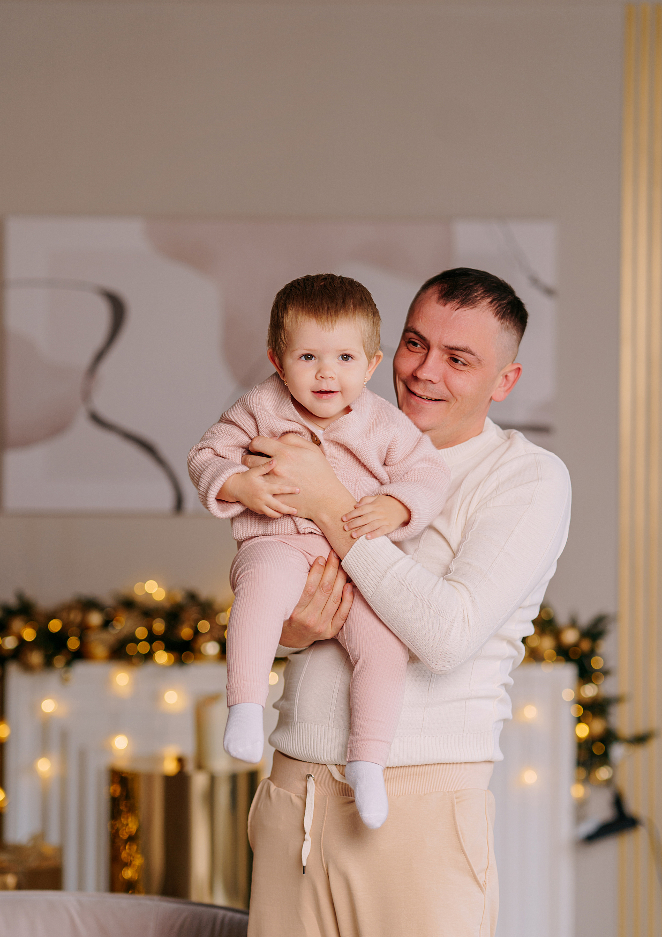 Новогодняя съемка в золотой студии. Свадебный фотограф