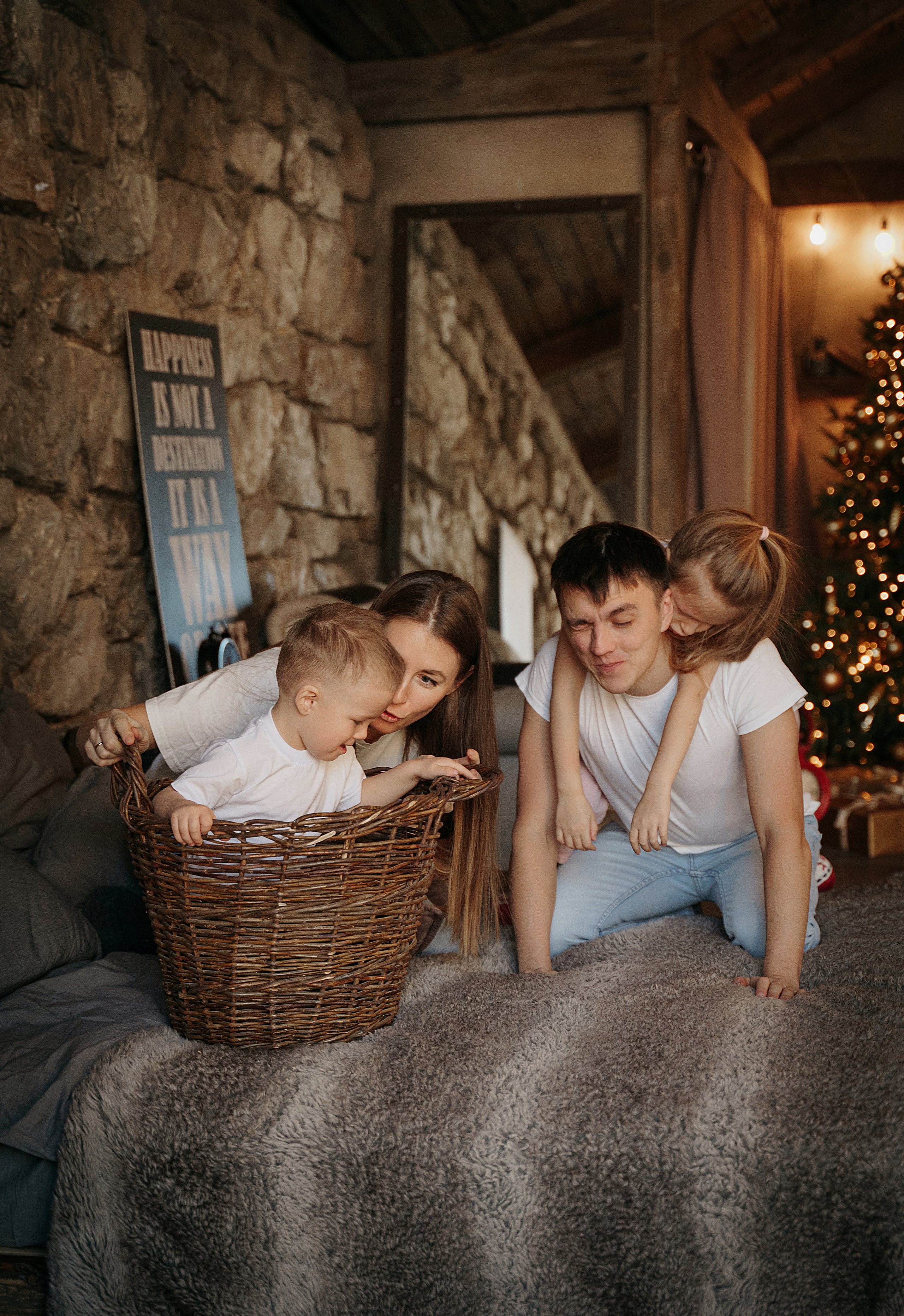 Скандинавская студия для веселой семьи. Свадебный фотограф