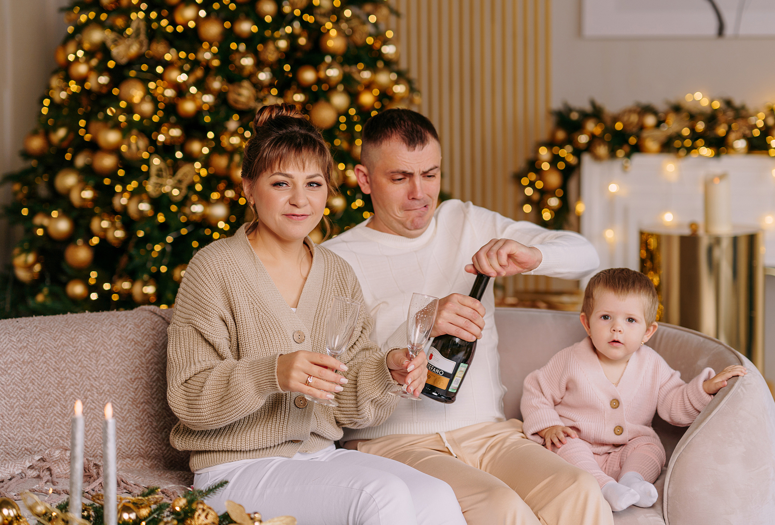 Новогодняя съемка в золотой студии. Свадебный фотограф