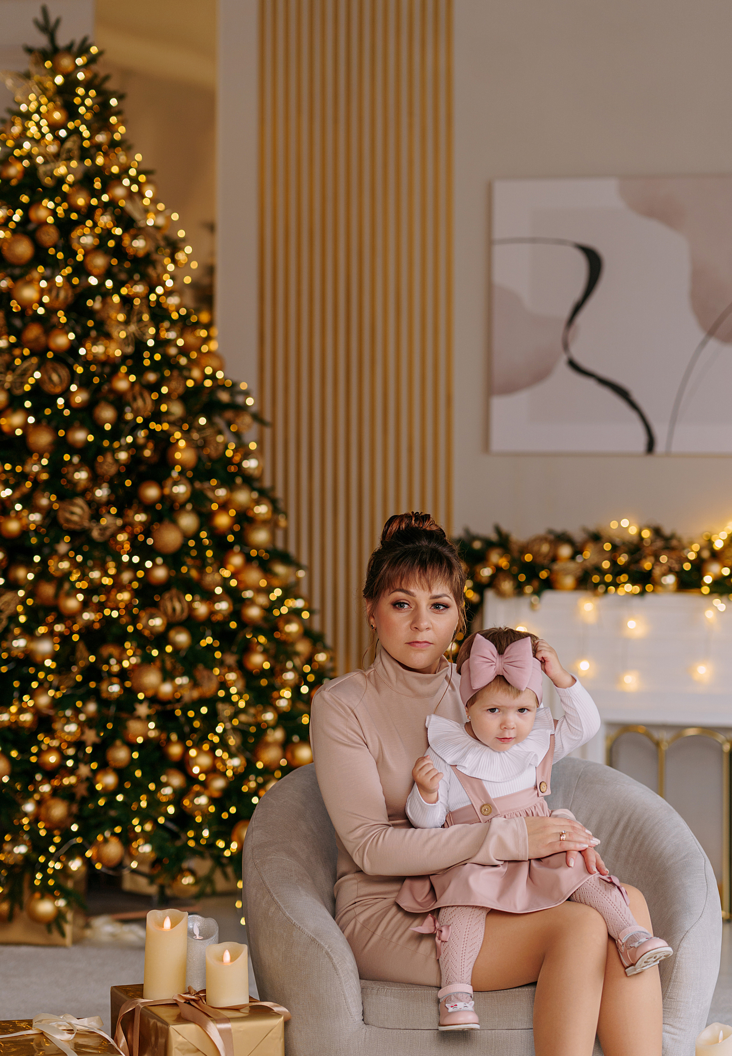 Новогодняя съемка в золотой студии. Свадебный фотограф