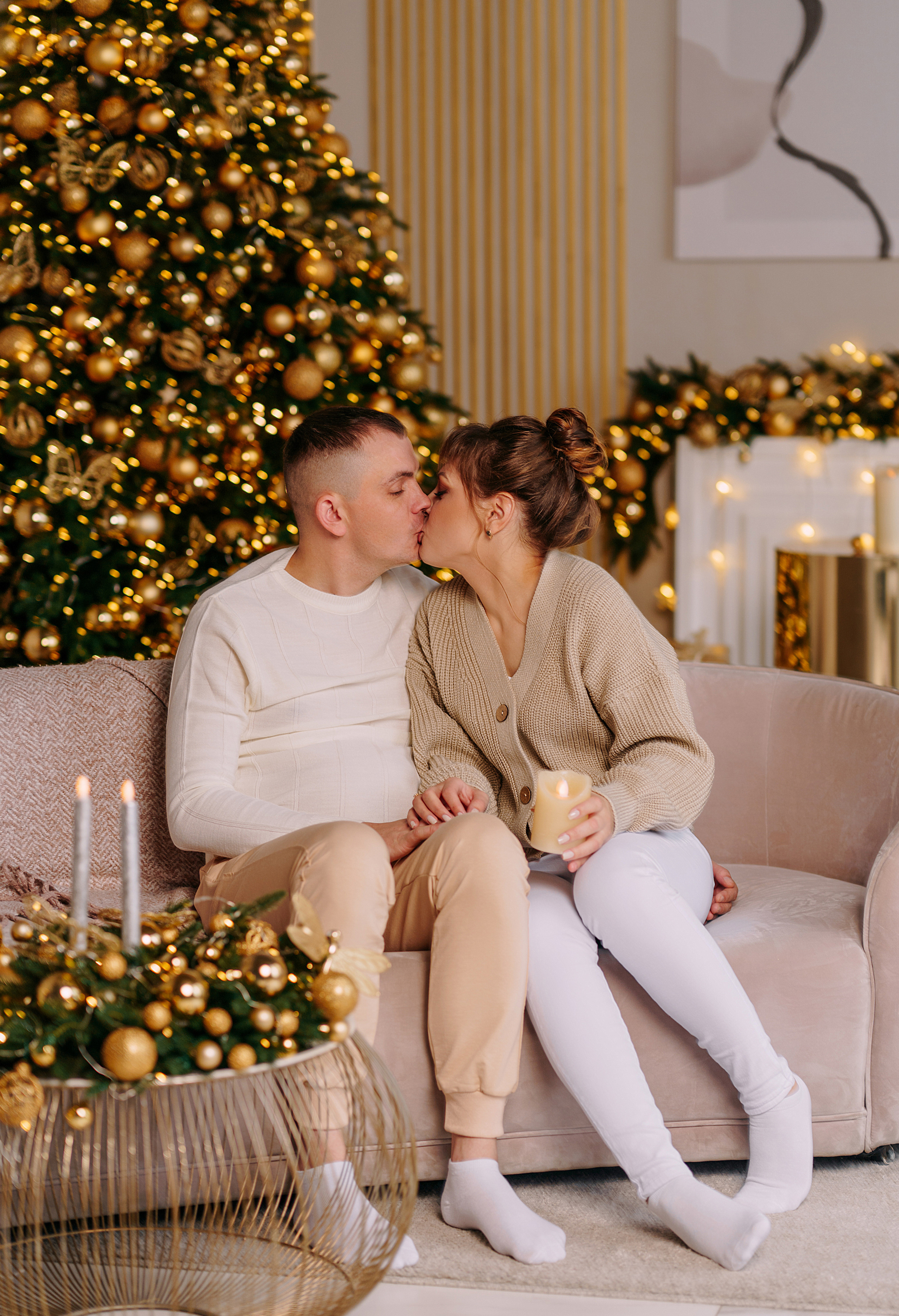 Новогодняя съемка в золотой студии. Свадебный фотограф