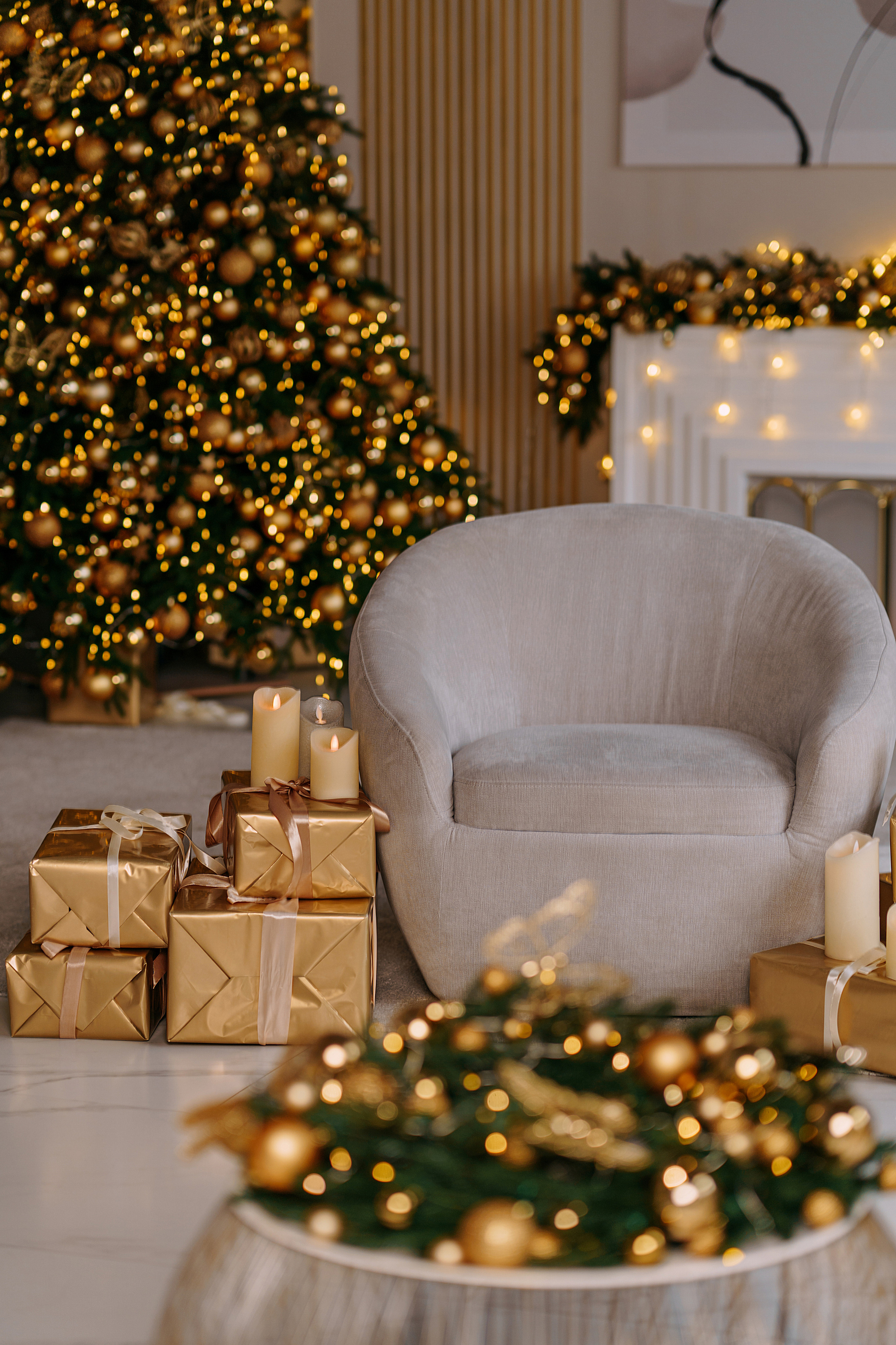 Новогодняя съемка в золотой студии. Свадебный фотограф